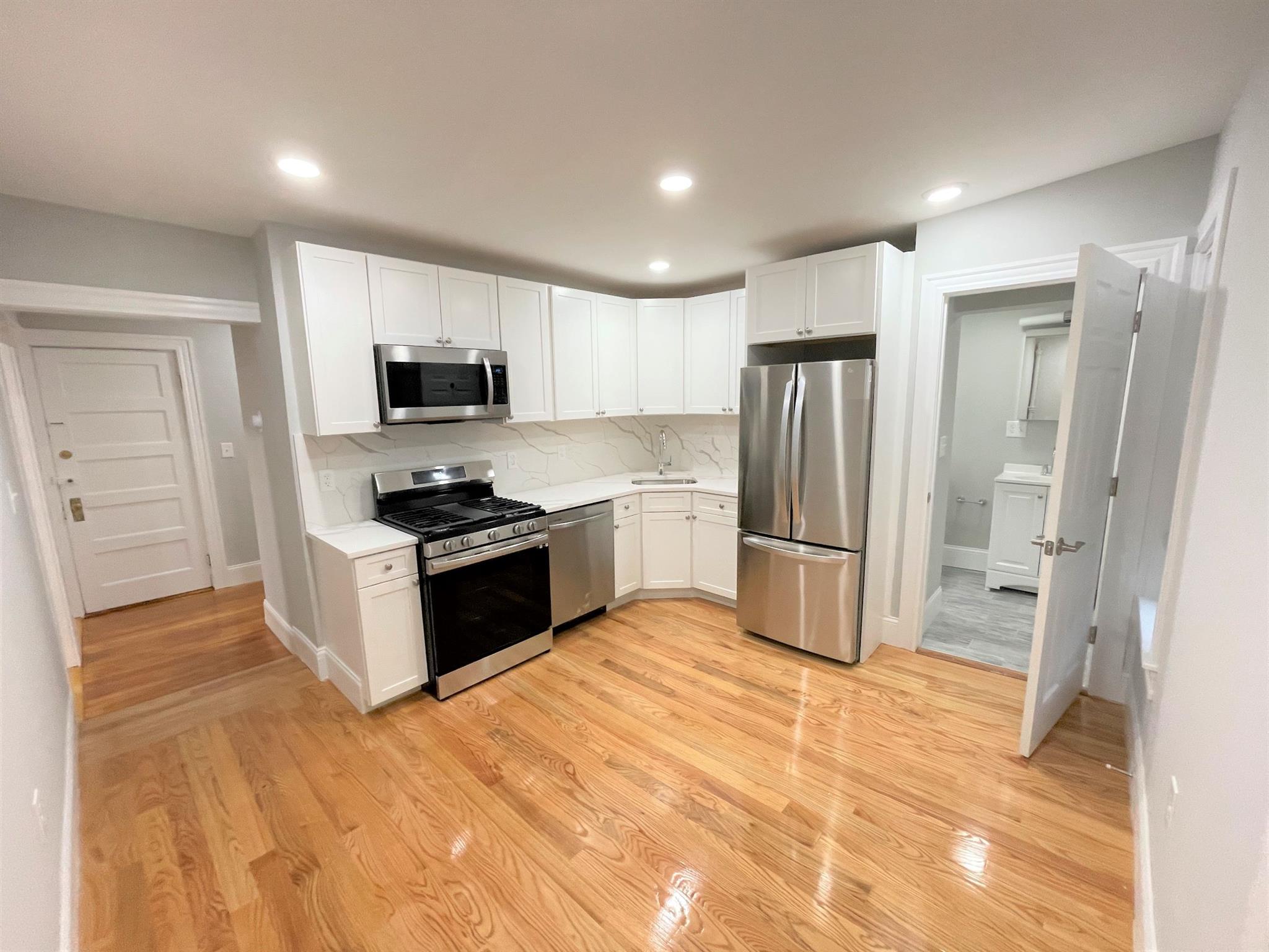 3 Mossland St, Porter Square