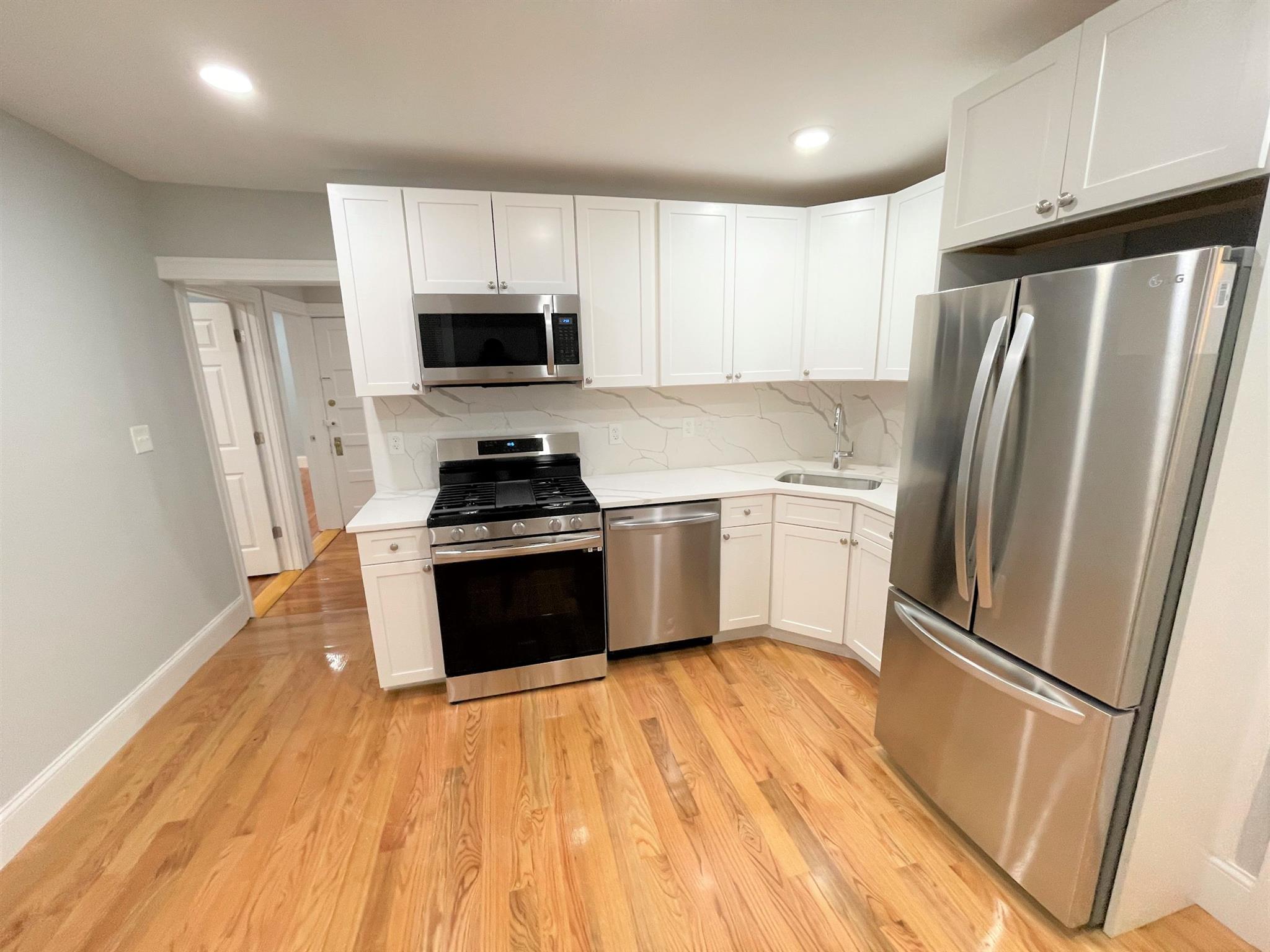 3 Mossland St, Porter Square