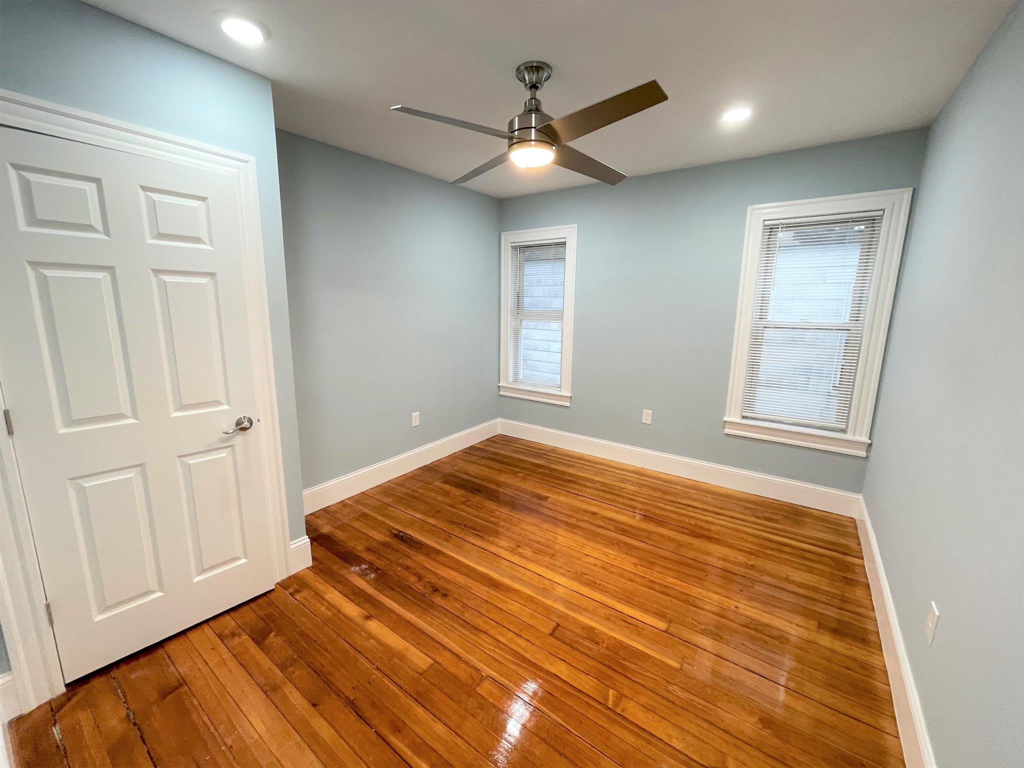 3 Mossland St, Porter Square