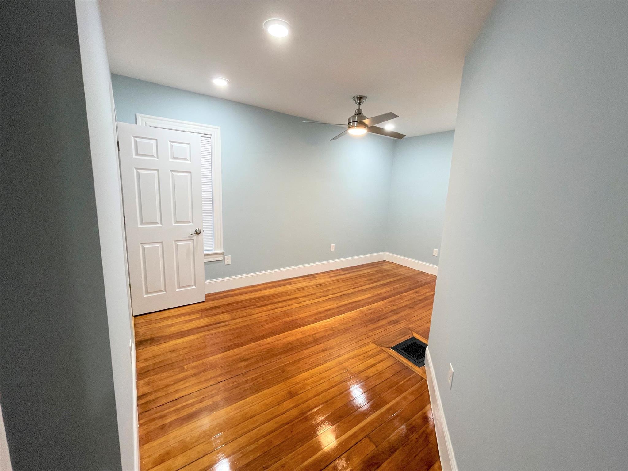 3 Mossland St, Porter Square