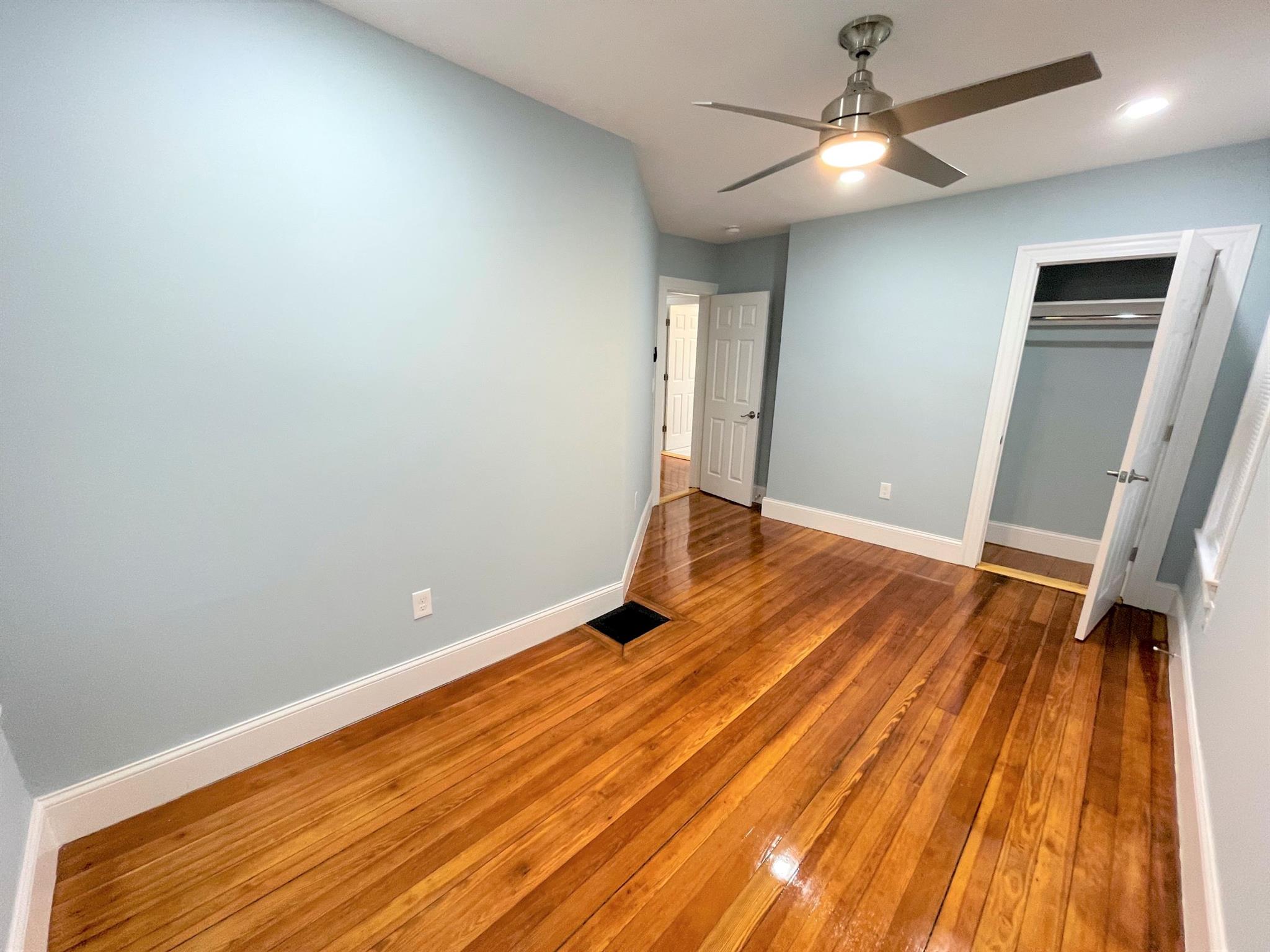 3 Mossland St, Porter Square