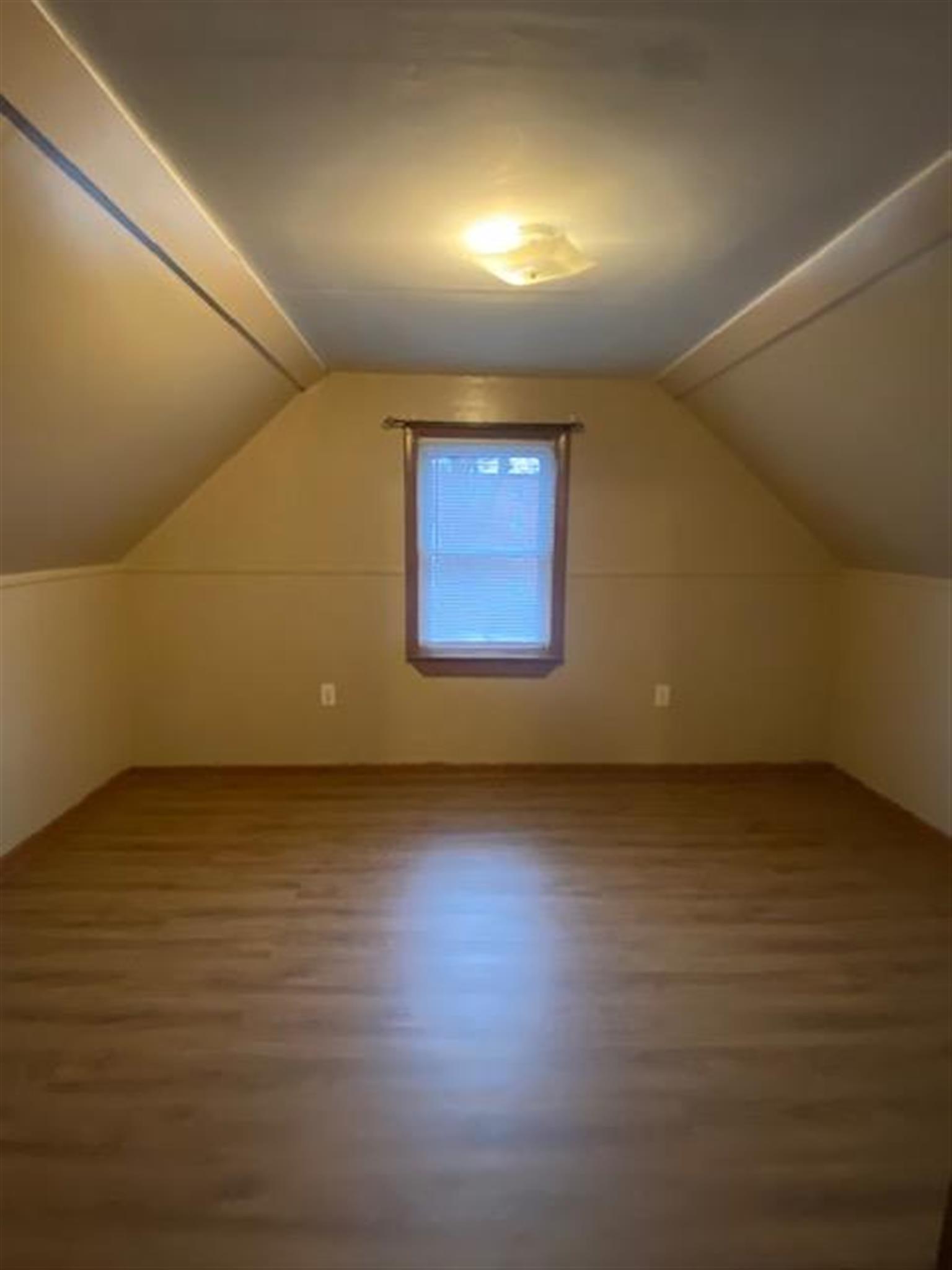 11 Oakland Ave, East Somerville