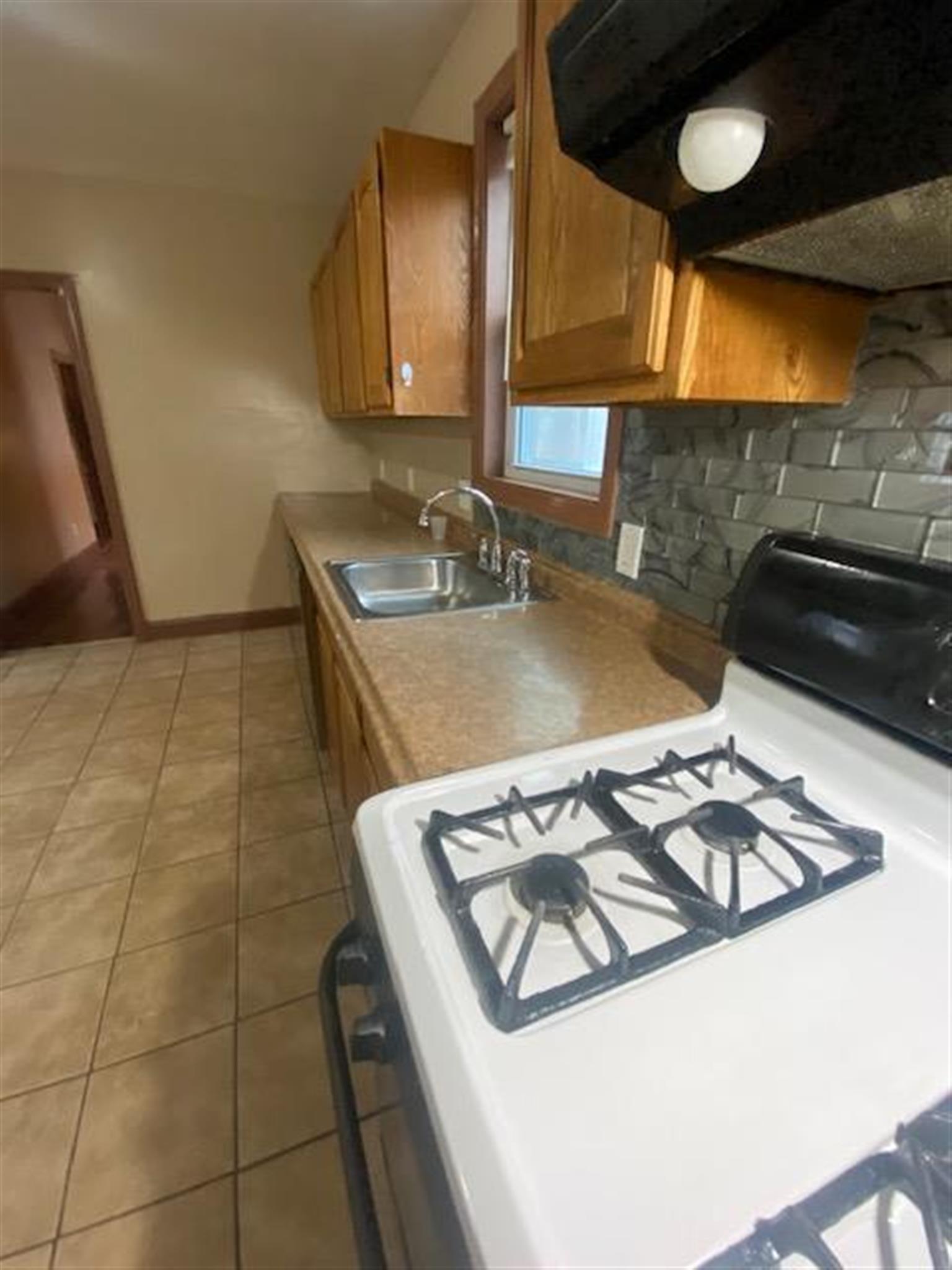 11 Oakland Ave, East Somerville