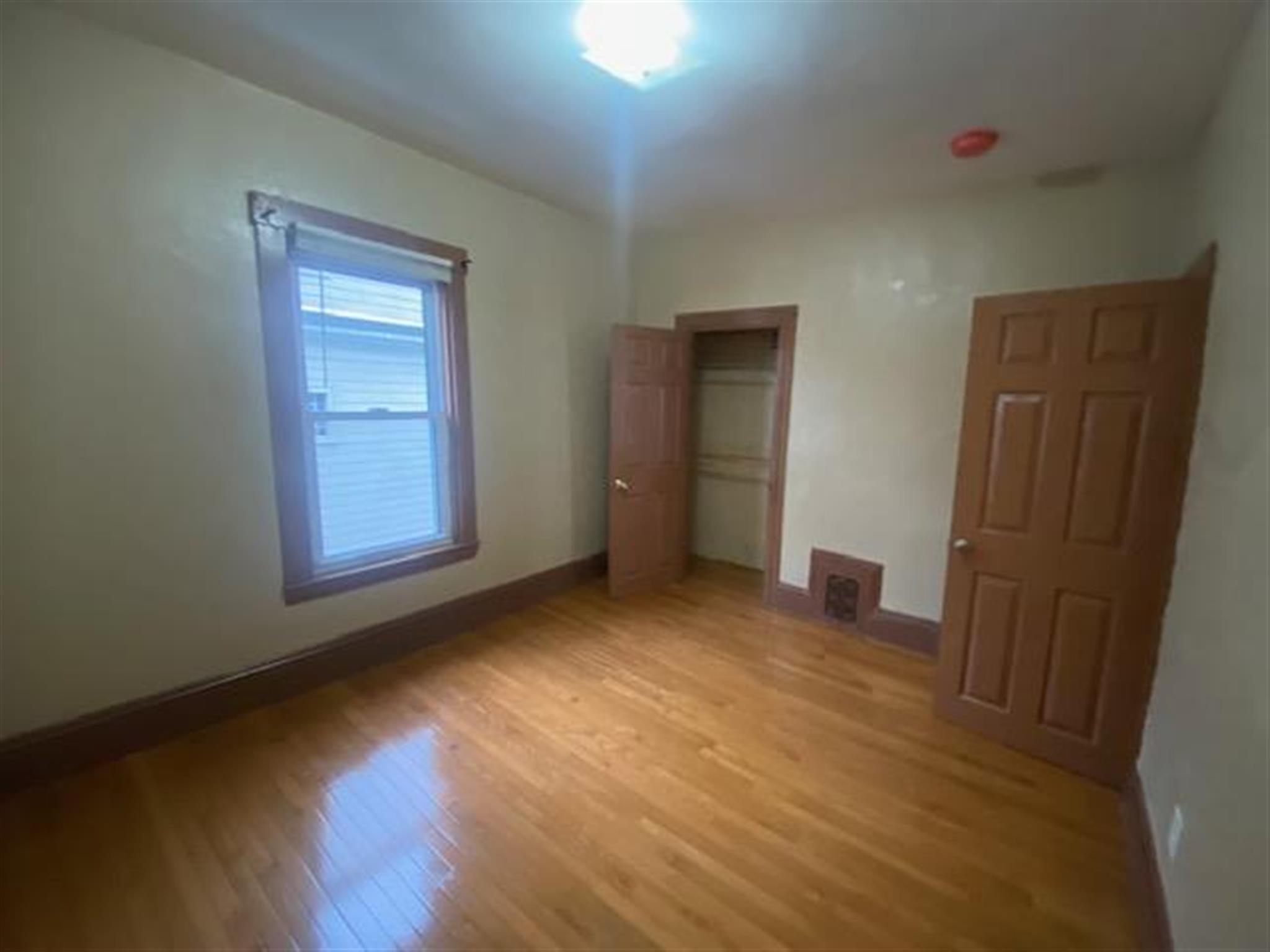 11 Oakland Ave, East Somerville