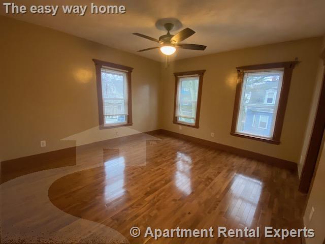 11 Oakland Av, Winter Hill