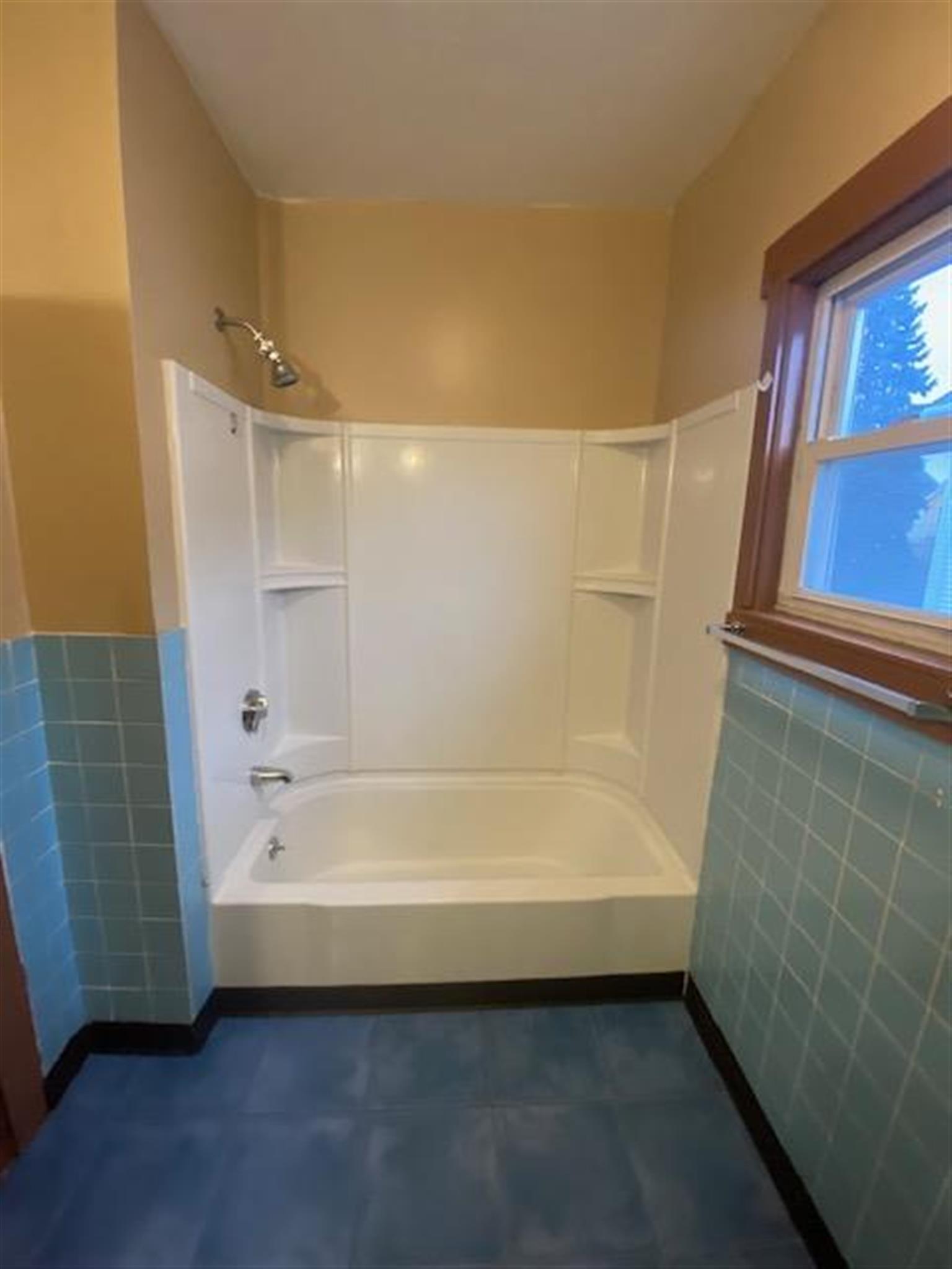 11 Oakland Ave, East Somerville