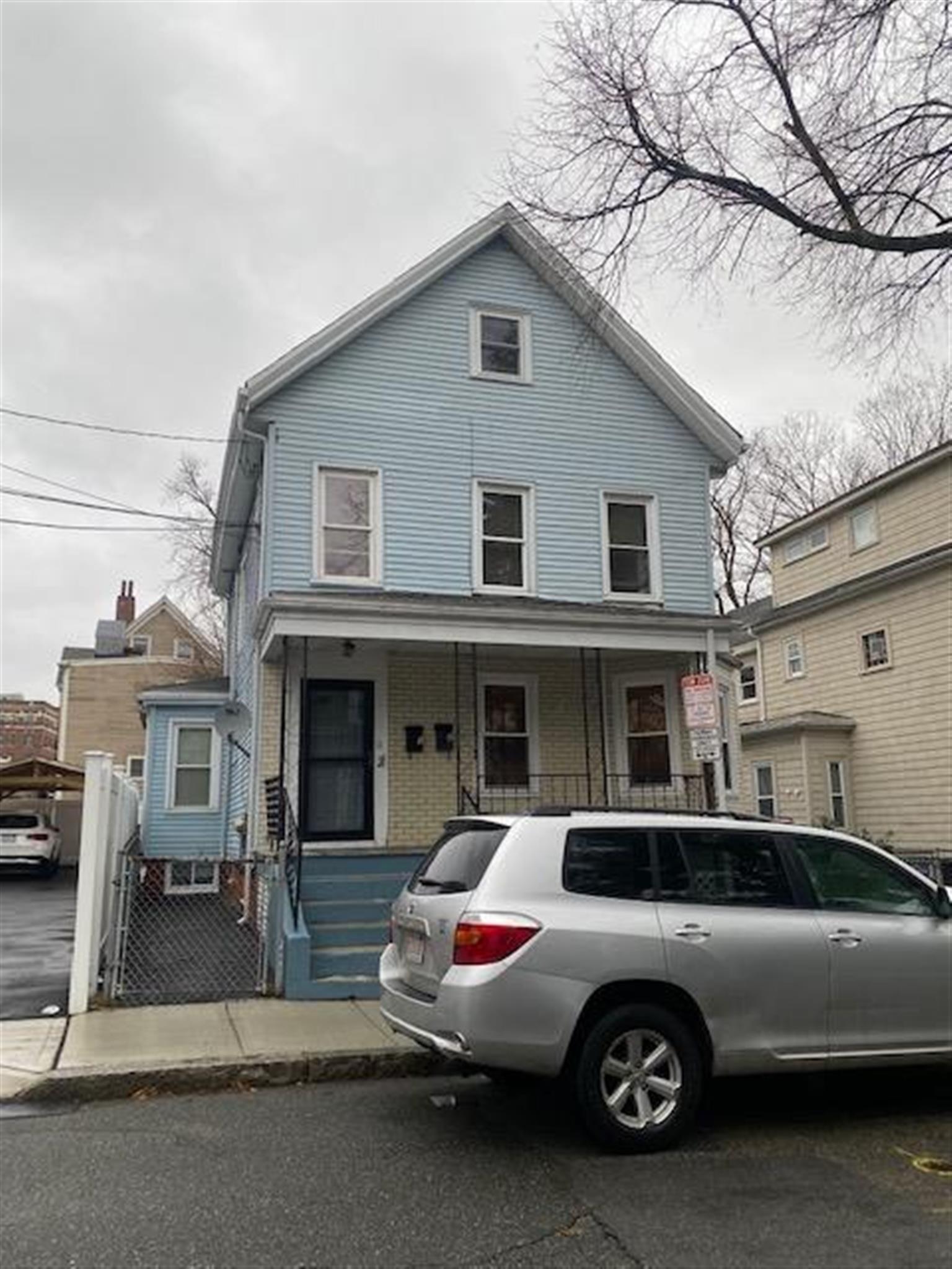 11 Oakland Ave, East Somerville