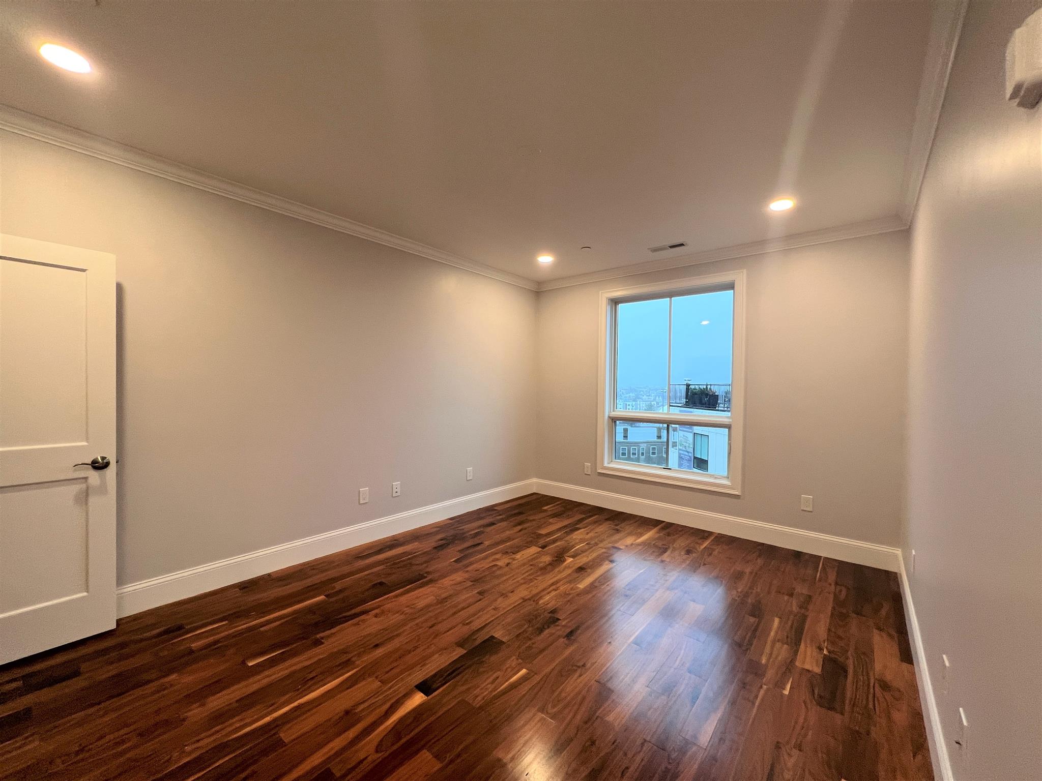 519 Broadway, Magoun Square