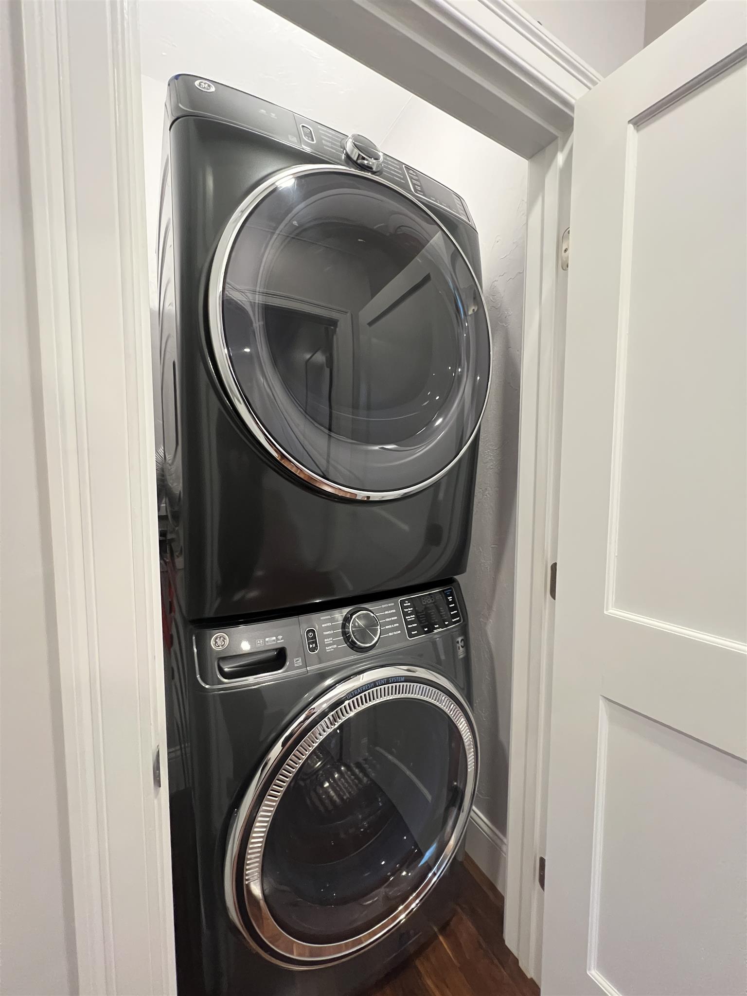 519 Broadway, Ball Square