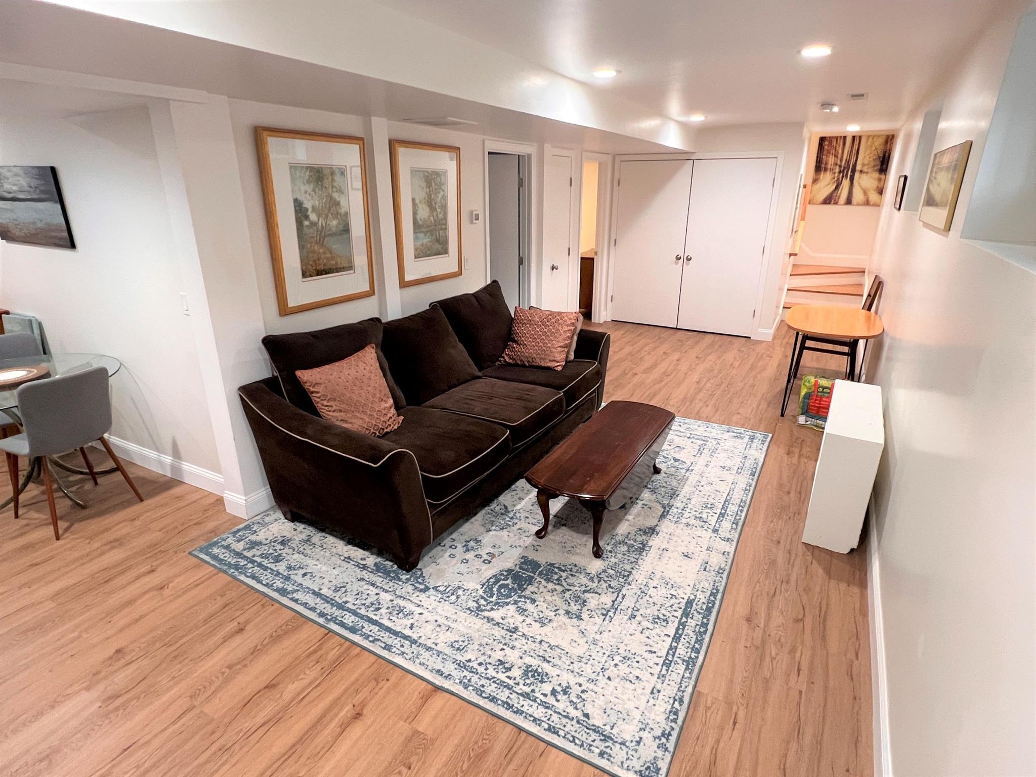 8 Goodman Rd, Harvard Square