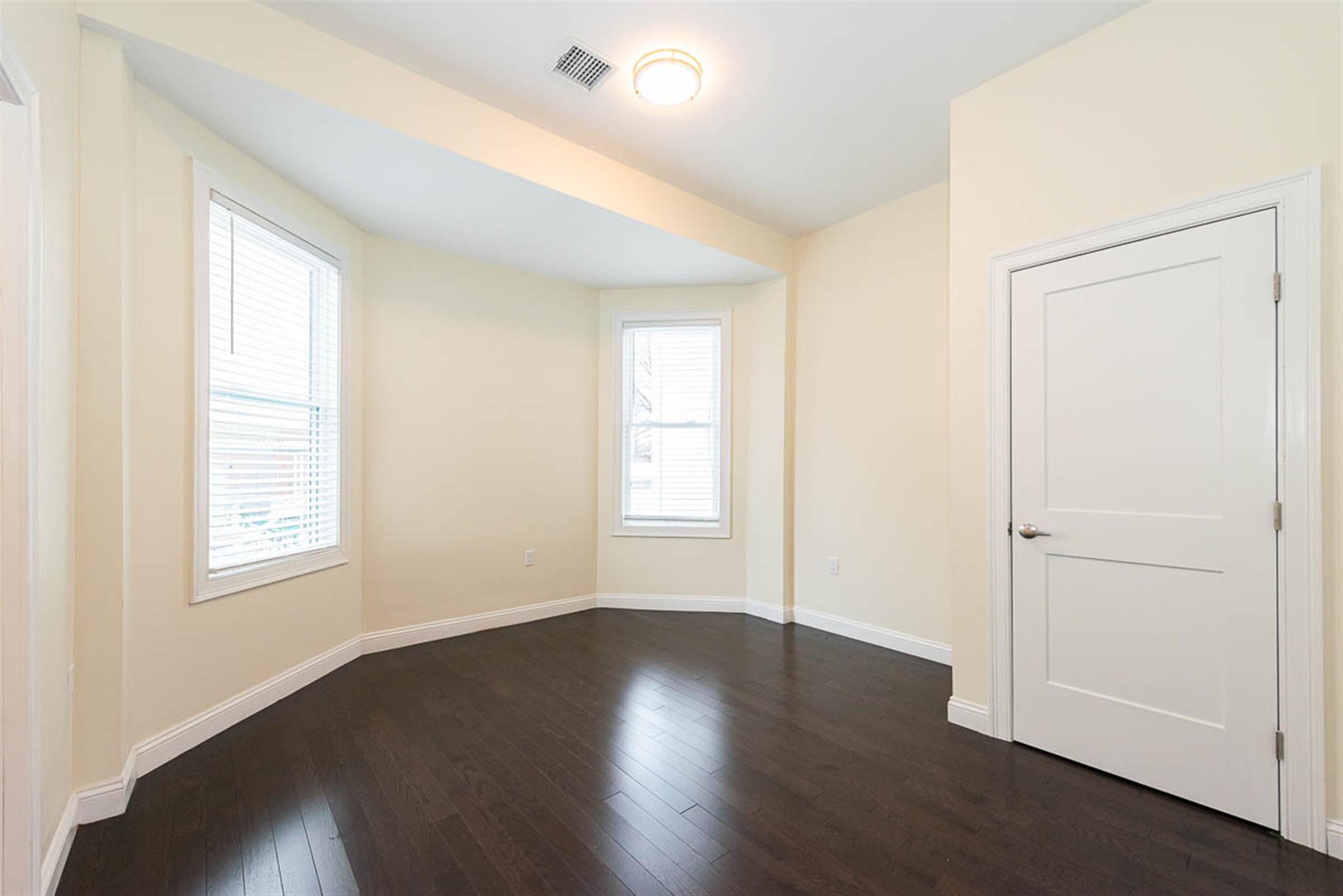 10 Marion St, Medford