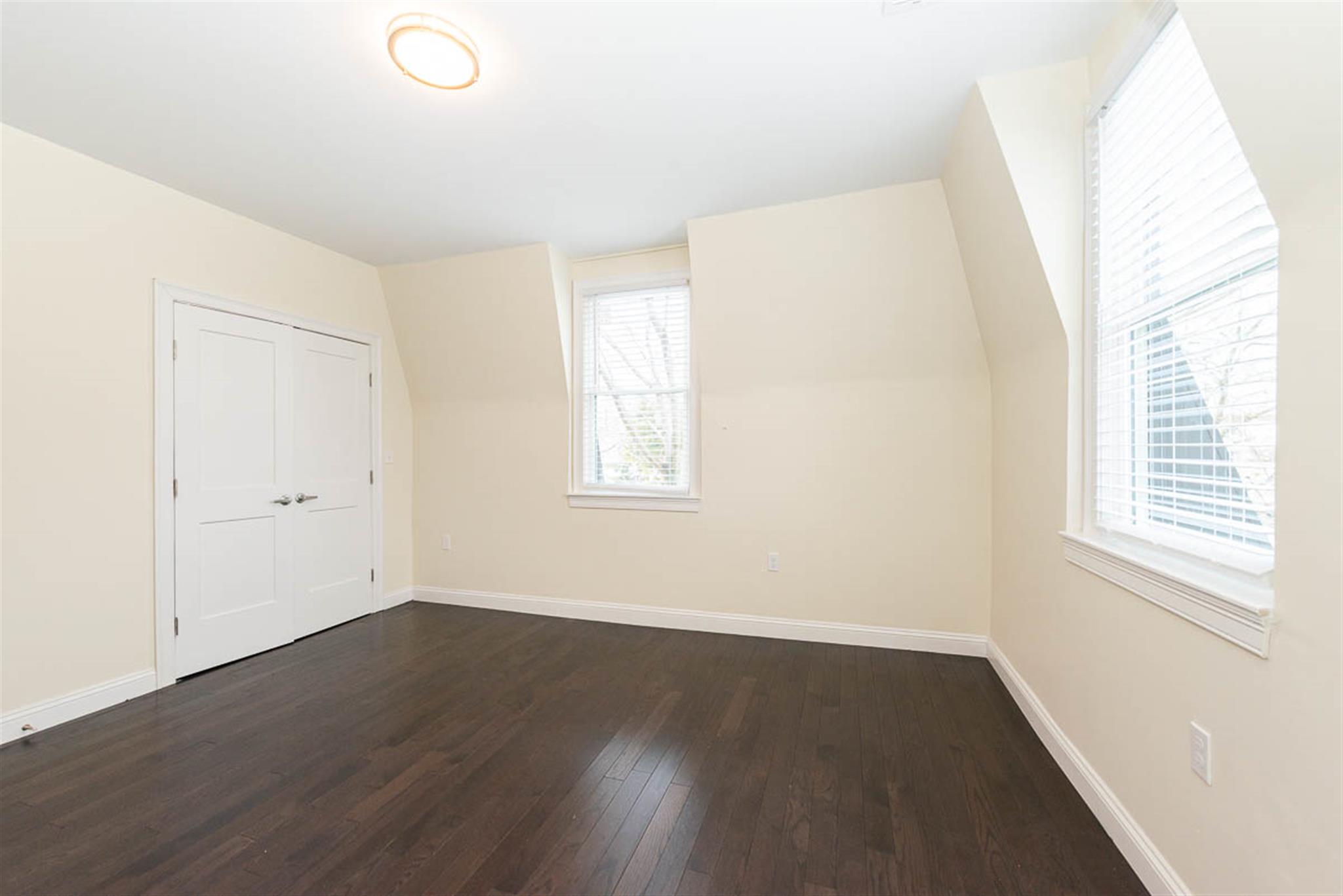 10 Marion St, Medford