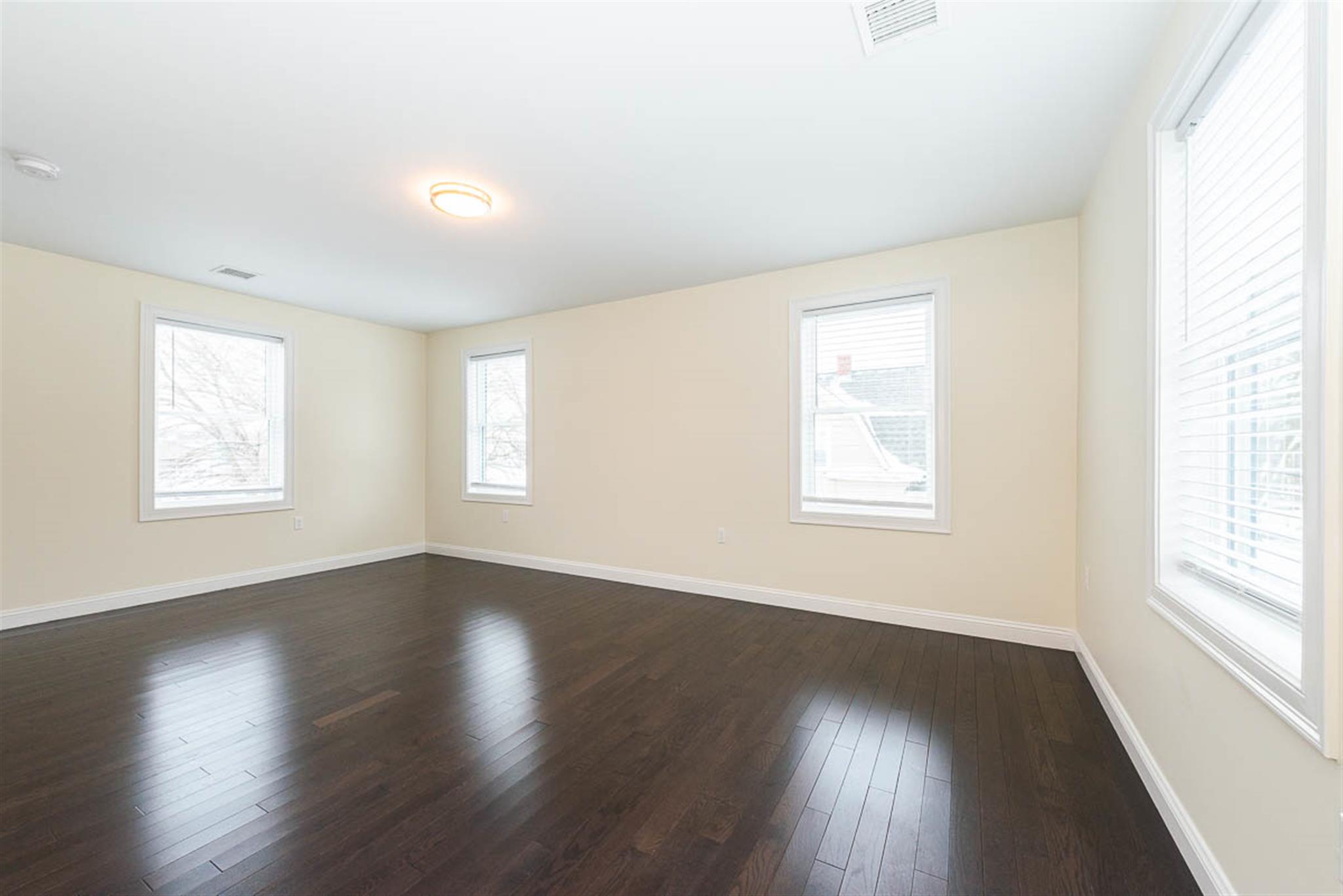 10 Marion St, Medford