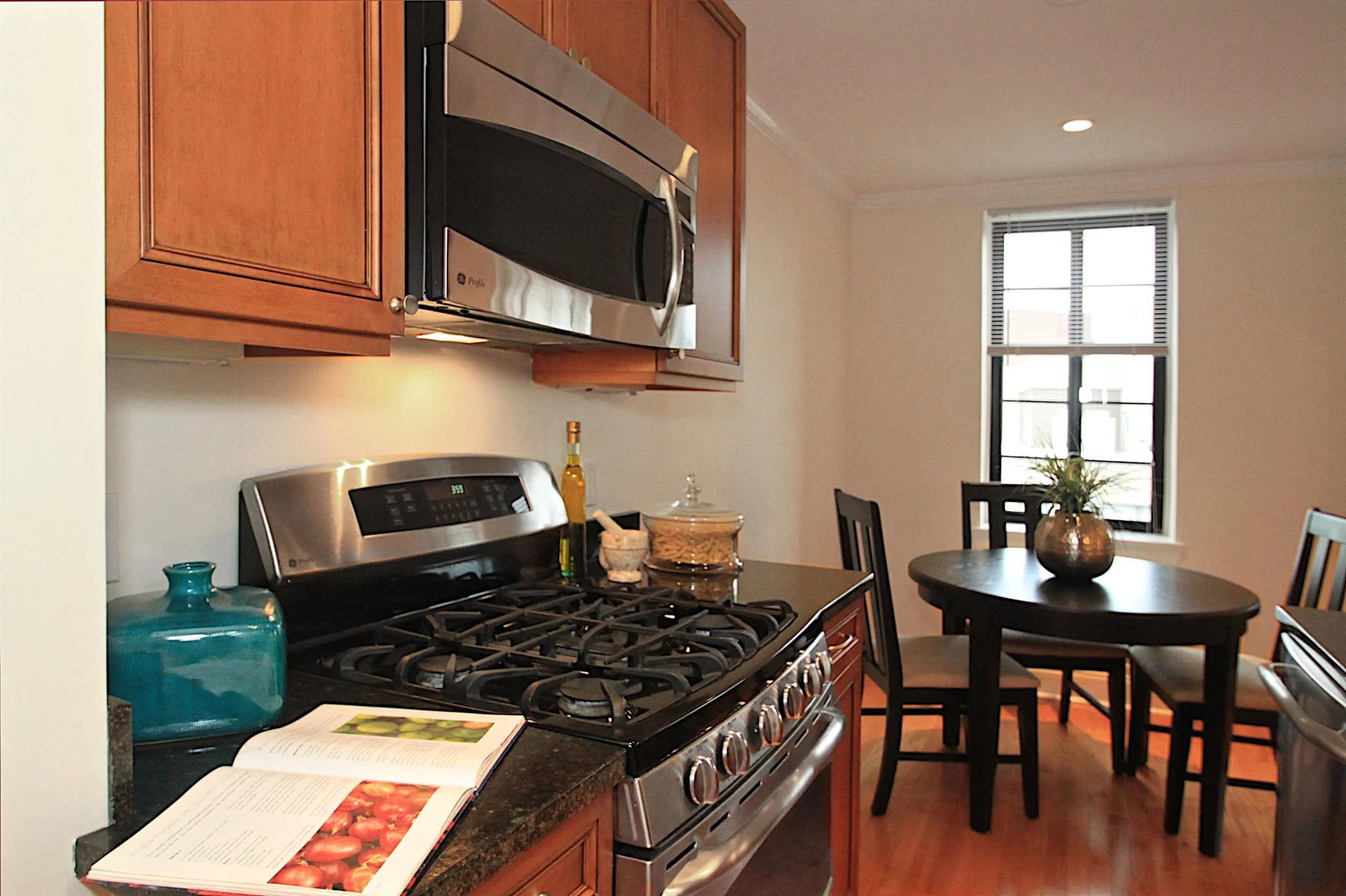 60 Brattle St, Harvard Square