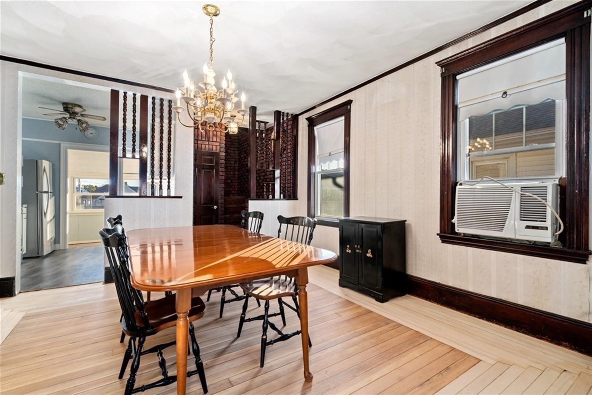 14 Windsor Rd, Medford