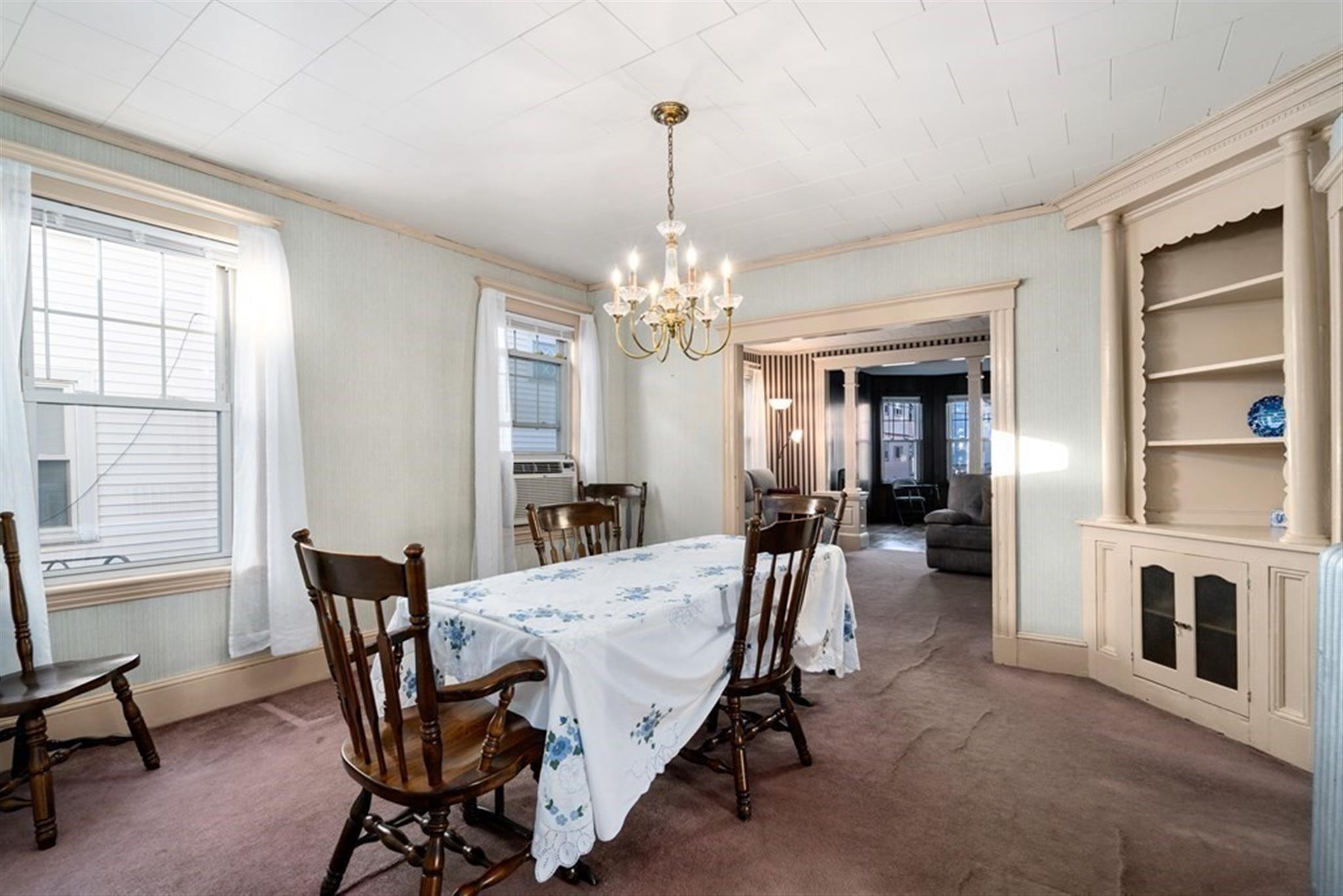 14 Windsor Rd, Medford