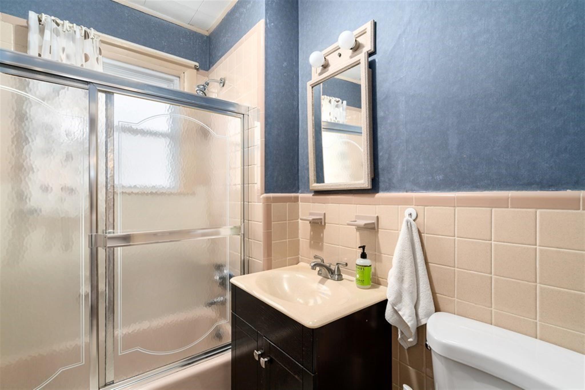 14 Windsor Rd, Medford