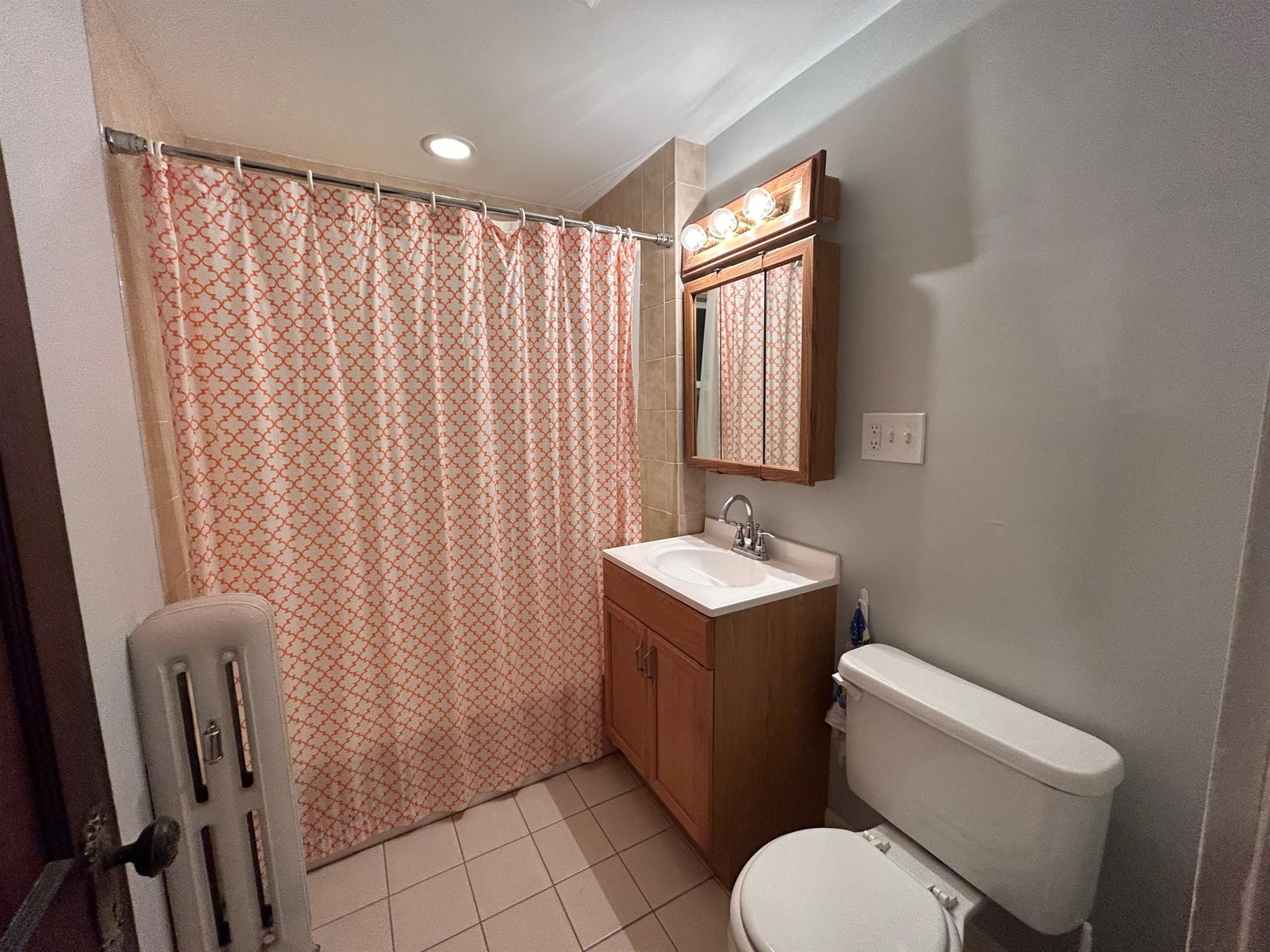 66 Thomas St, Medford