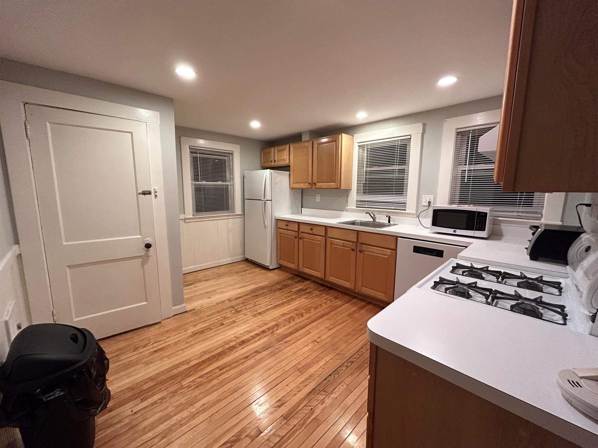 66 Thomas St, Medford