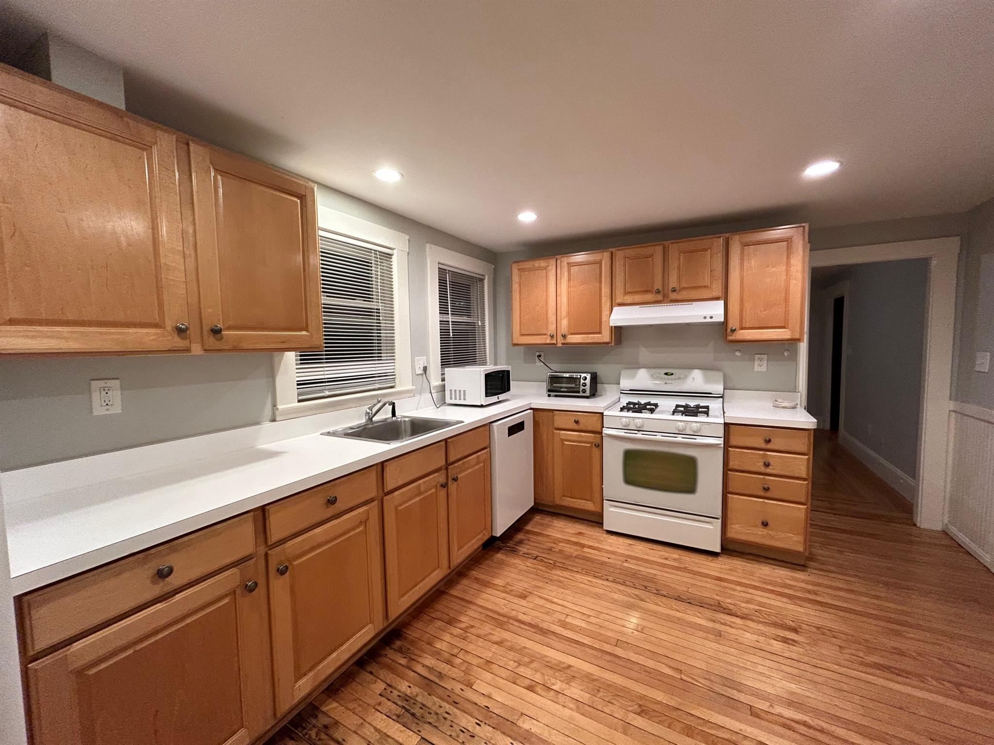 66 Thomas St, Medford