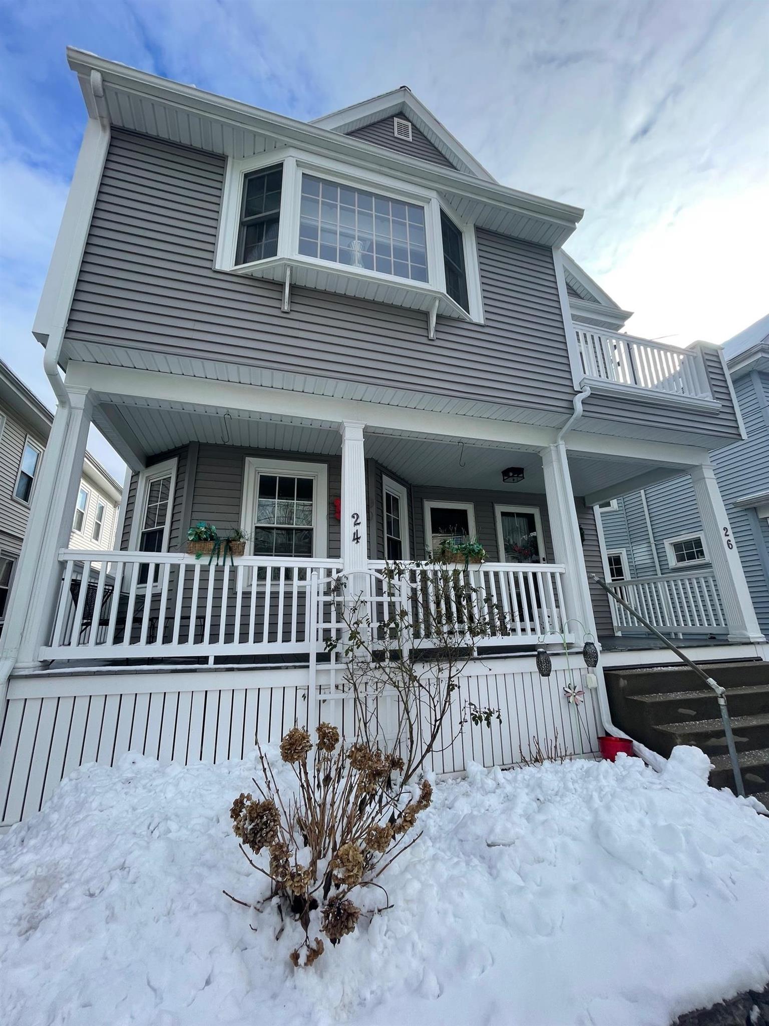 24 Stoughton St, Medford