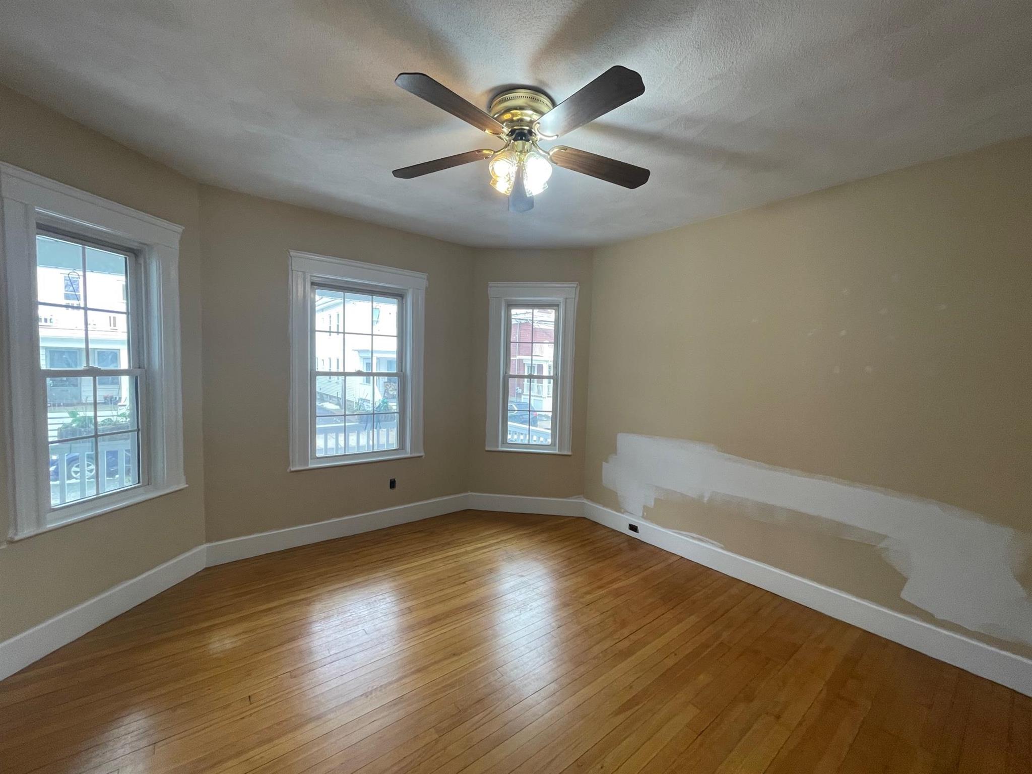 24 Stoughton St, Medford