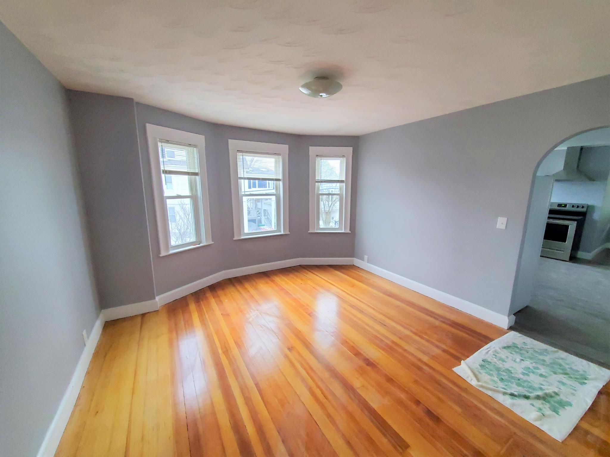 39 Albion St, Medford