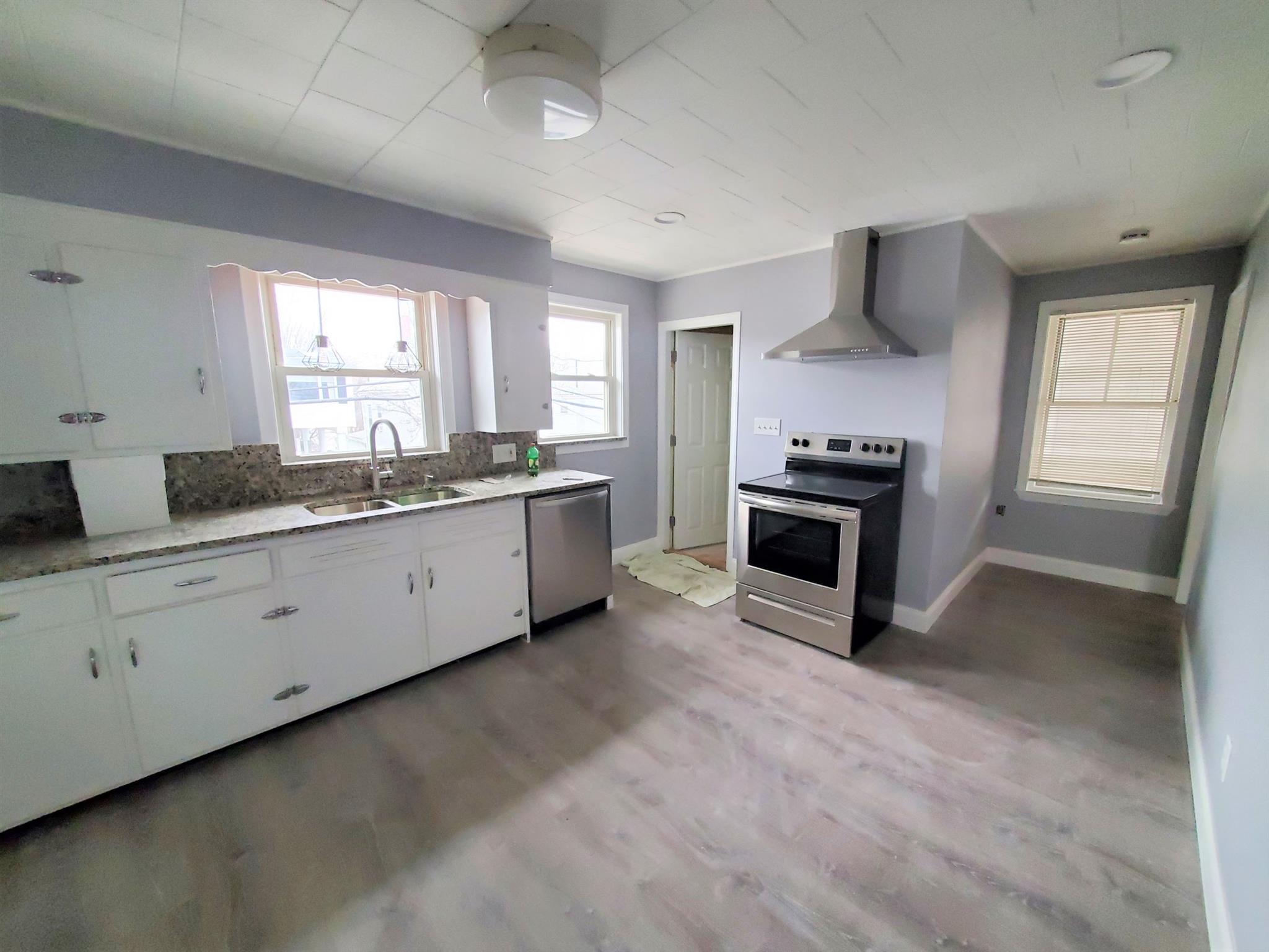 39 Albion St, Medford