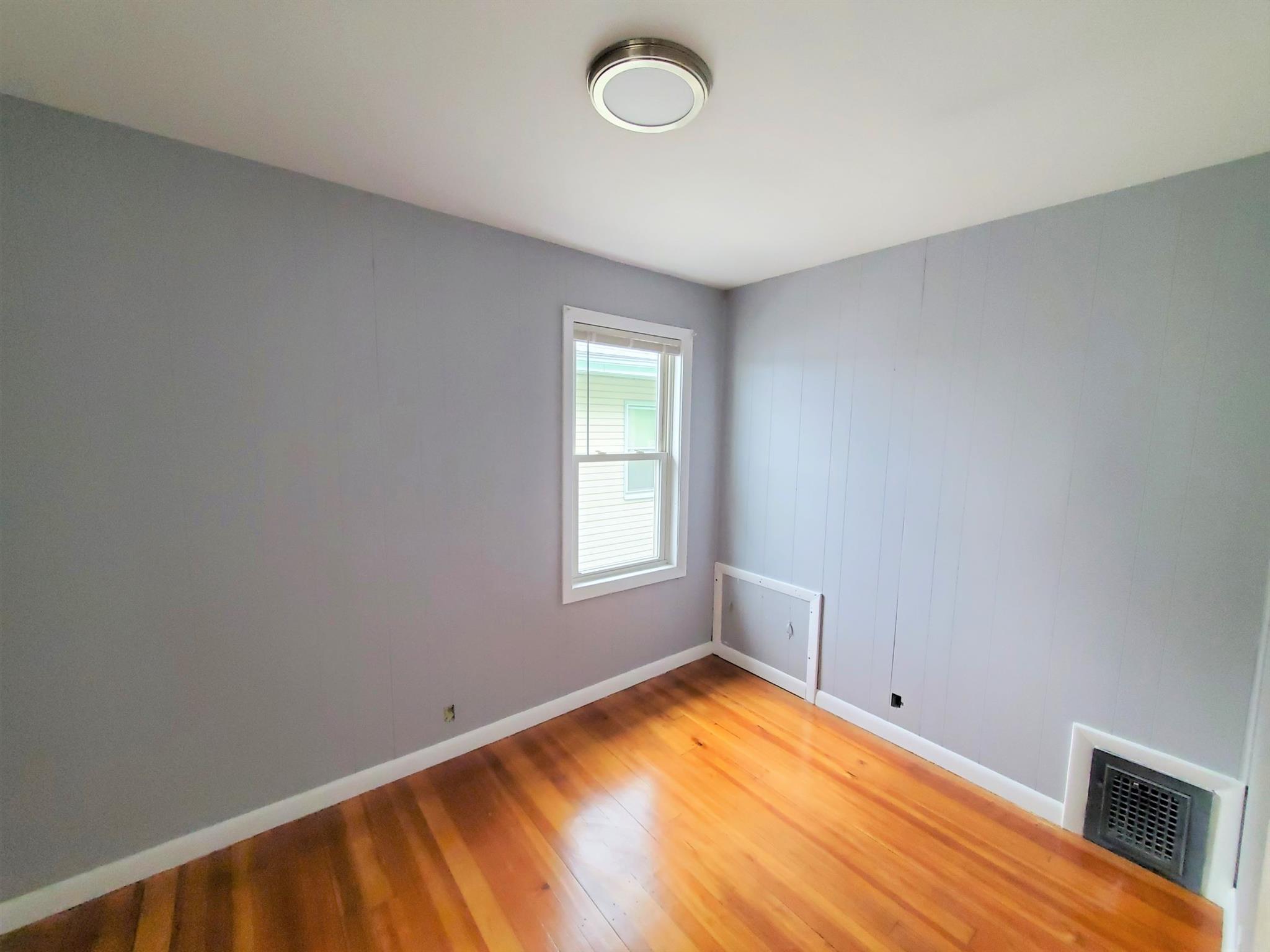 39 Albion St, Medford