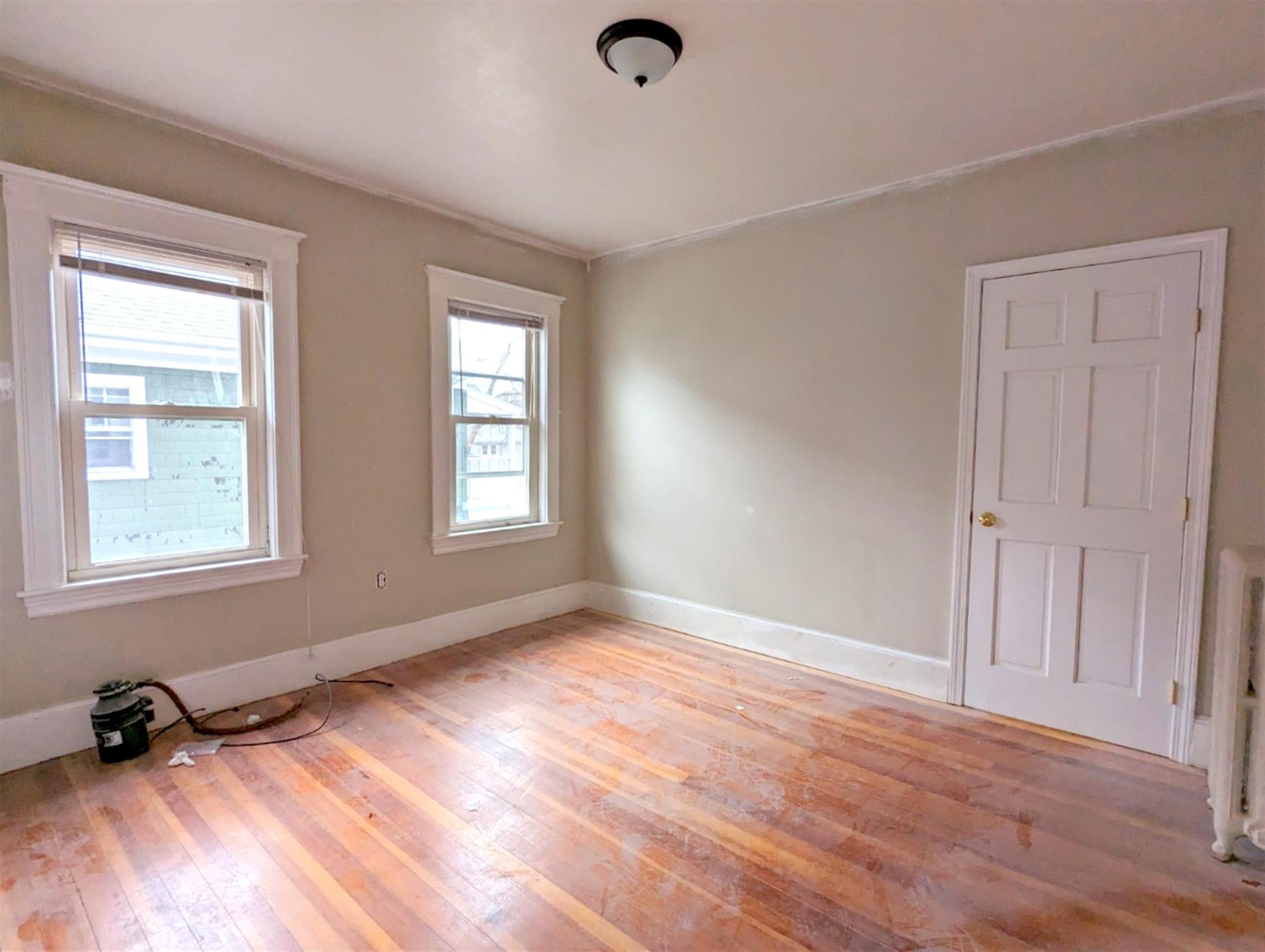 35 Trowbrige St, Arlington