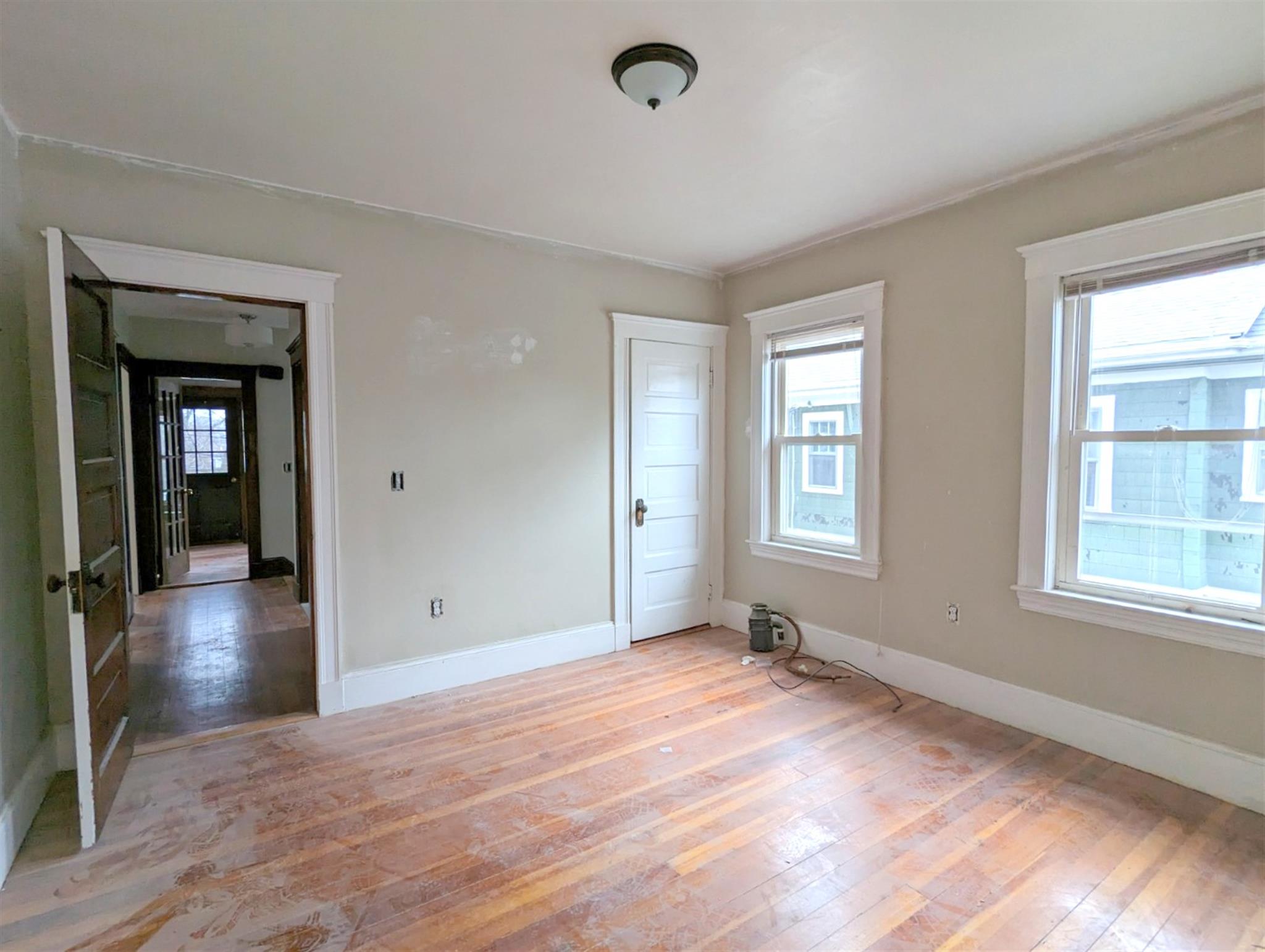 35 Trowbrige St, Arlington