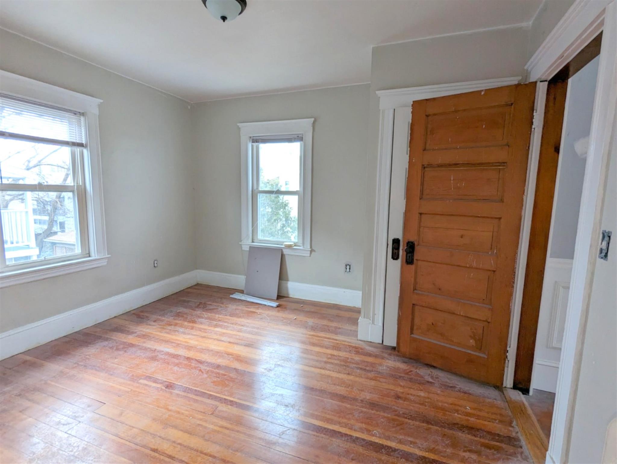 35 Trowbrige St, Arlington