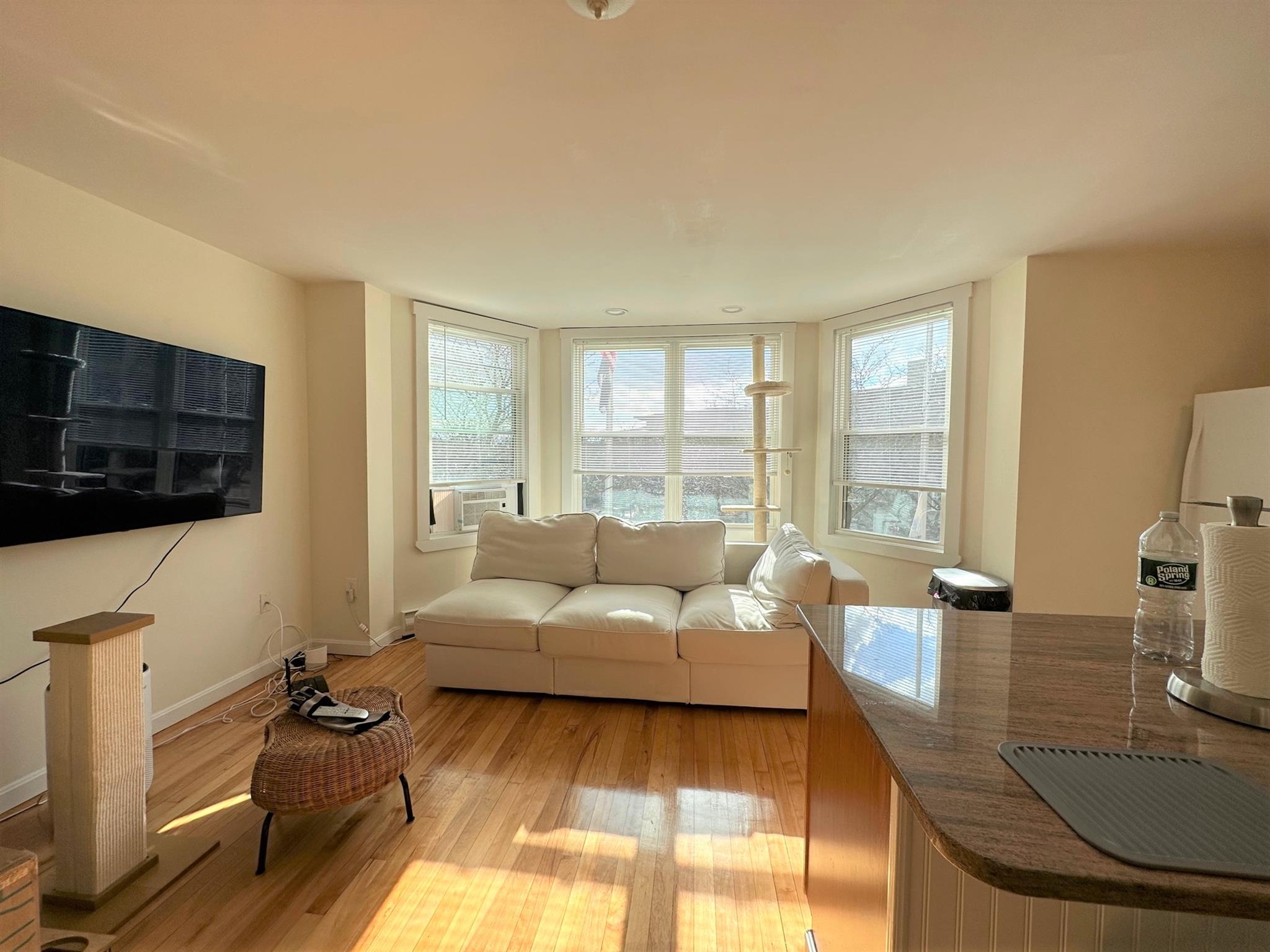 35 Davis Sq, Davis Square