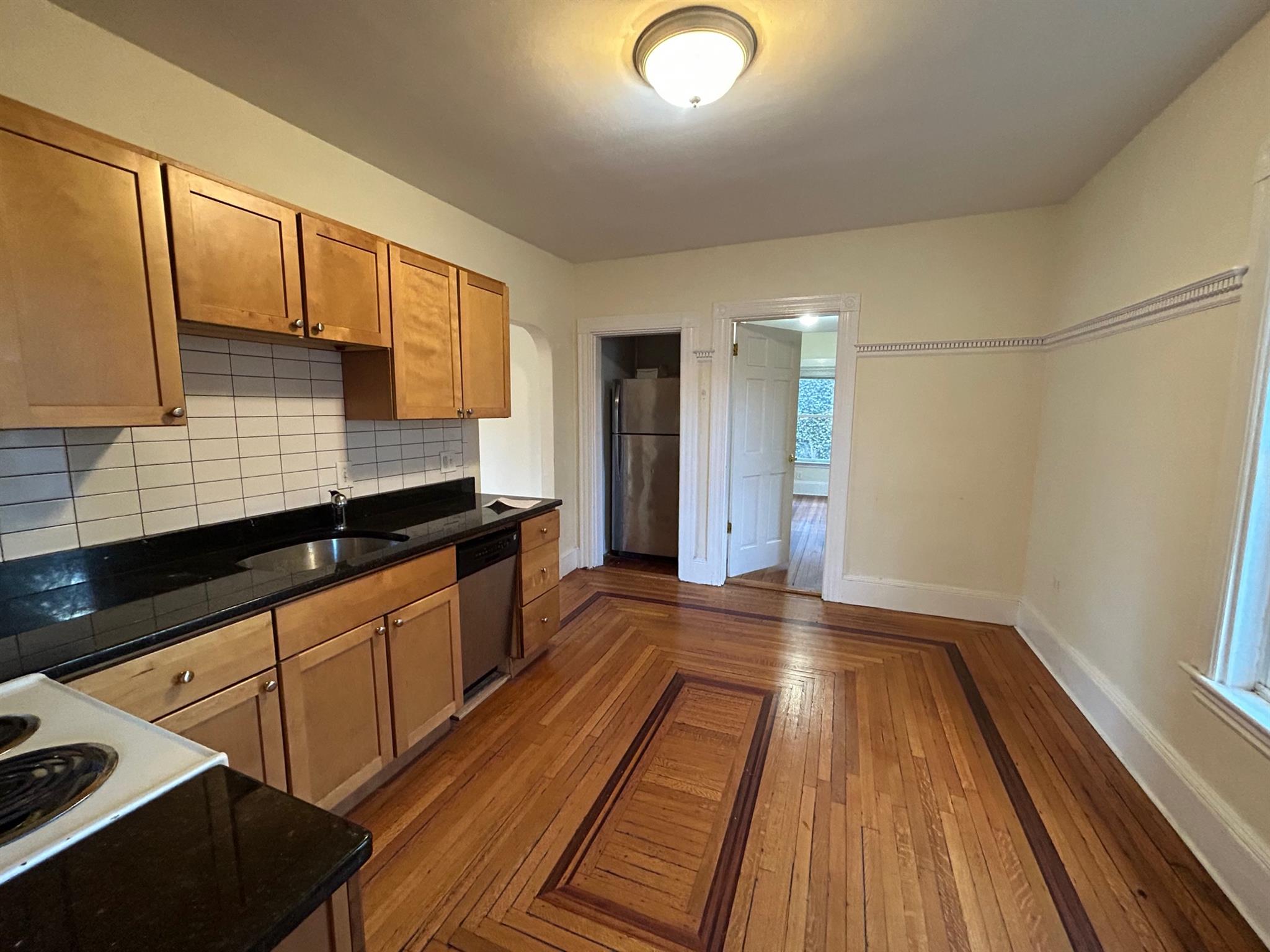 101 Alpine St, Magoun Square