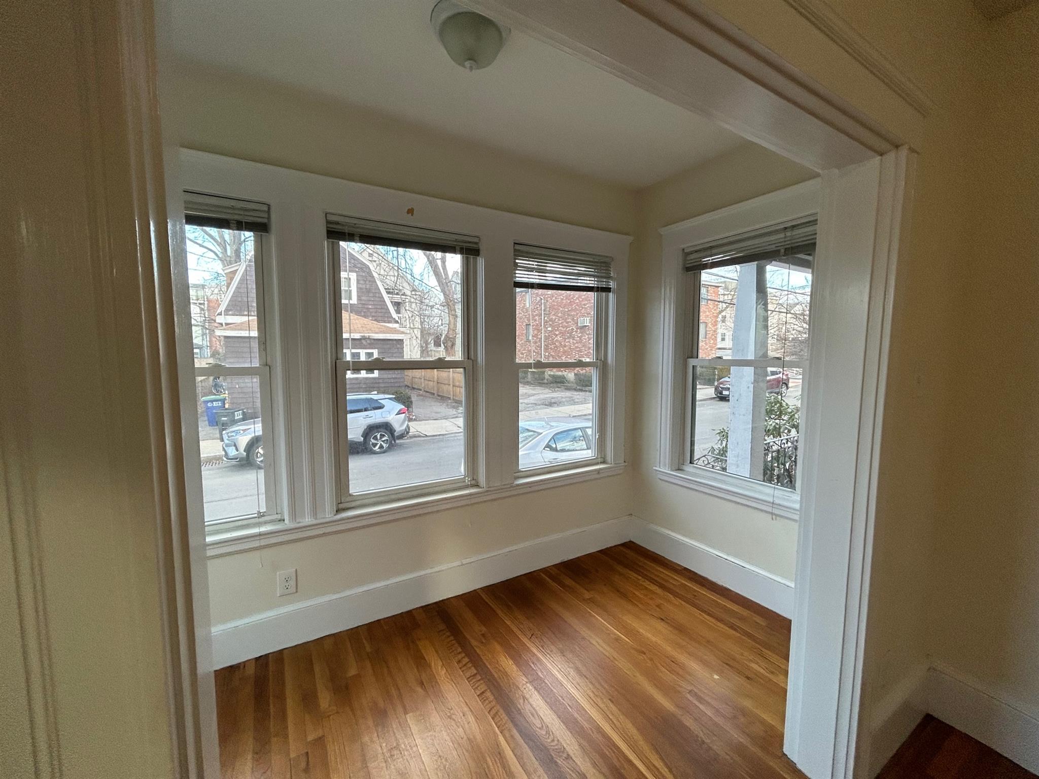 101 Alpine St, Magoun Square