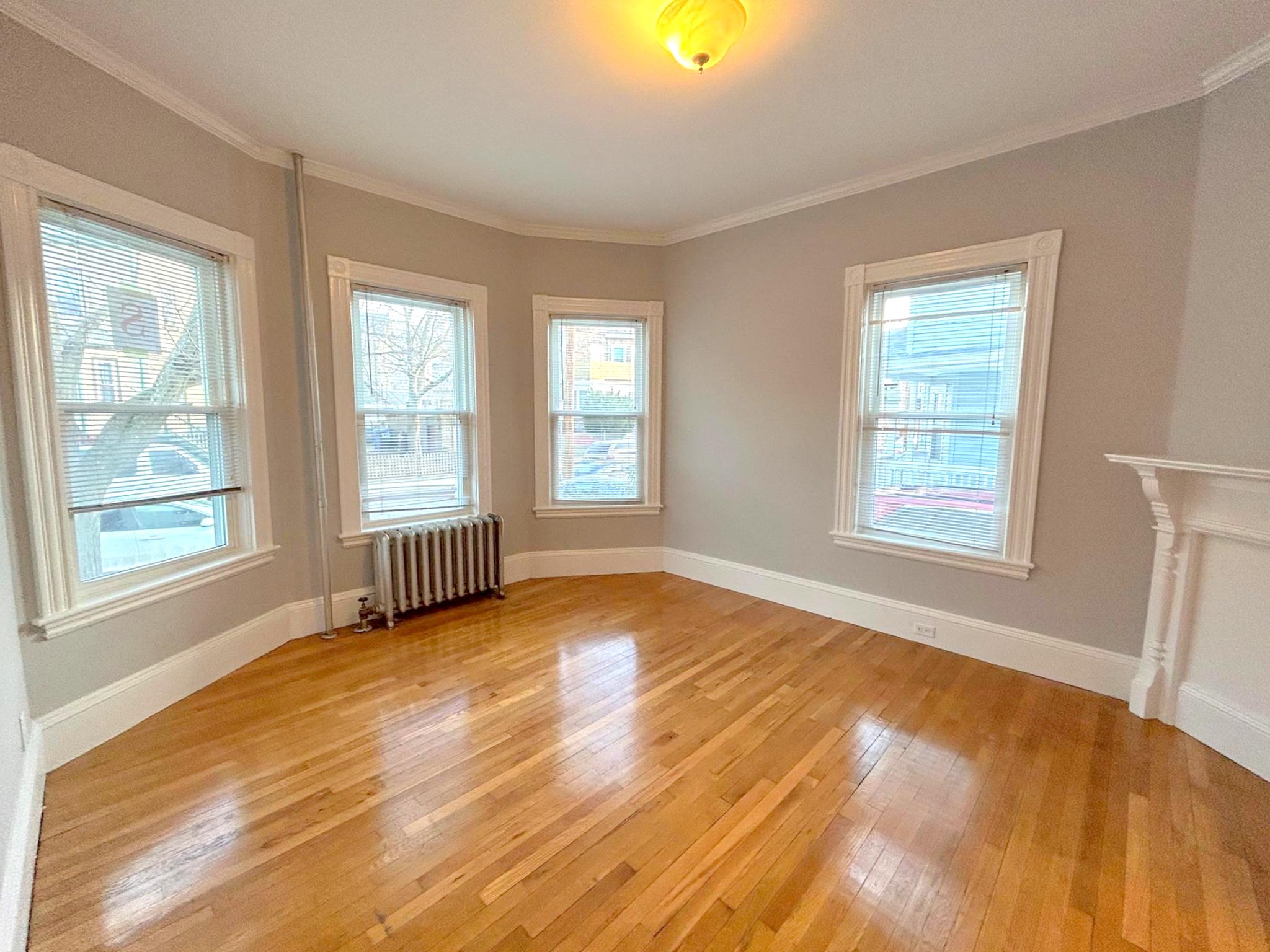 22 Bartlett St, Magoun Square