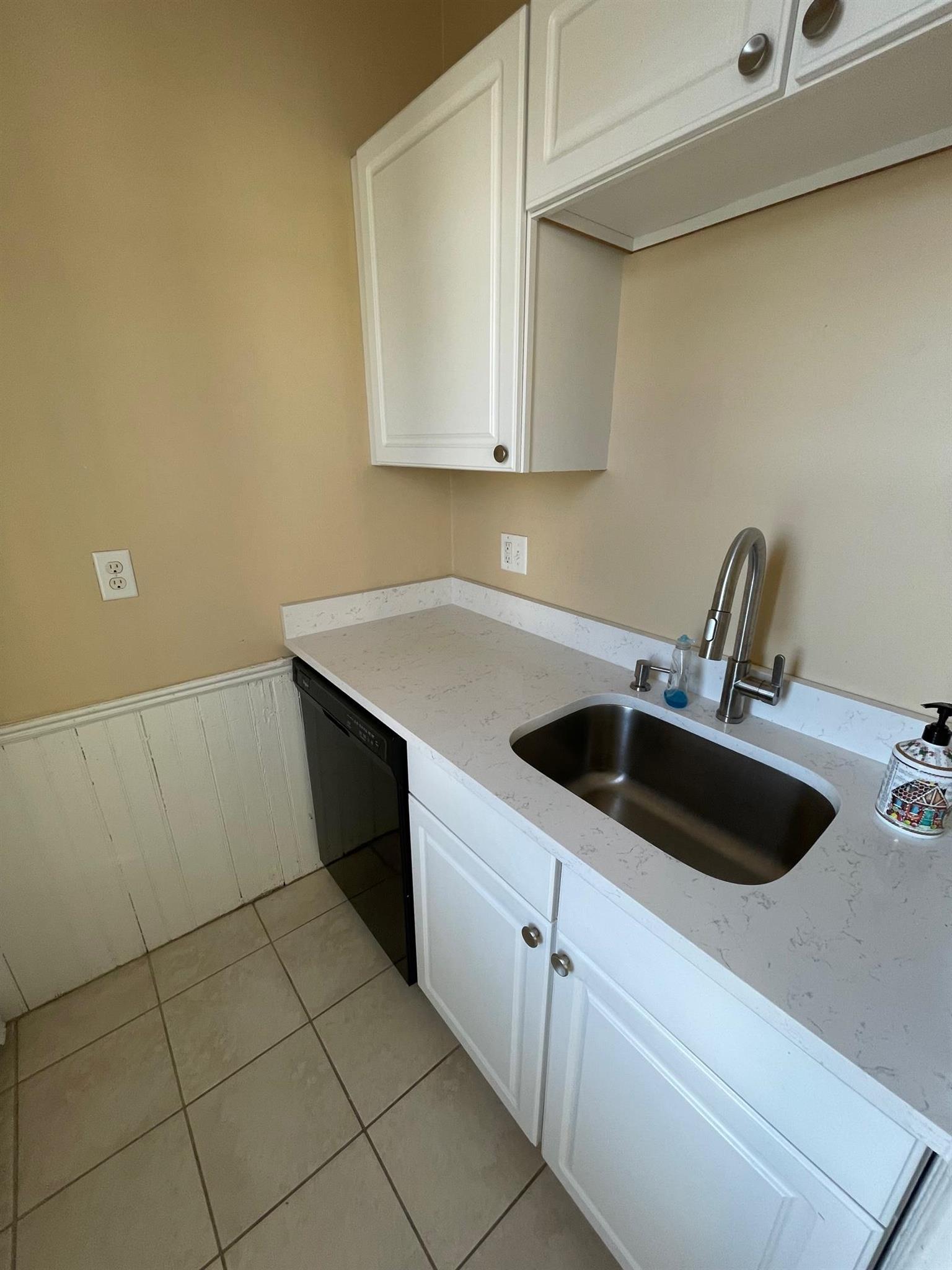 14 Allen St, Magoun Square