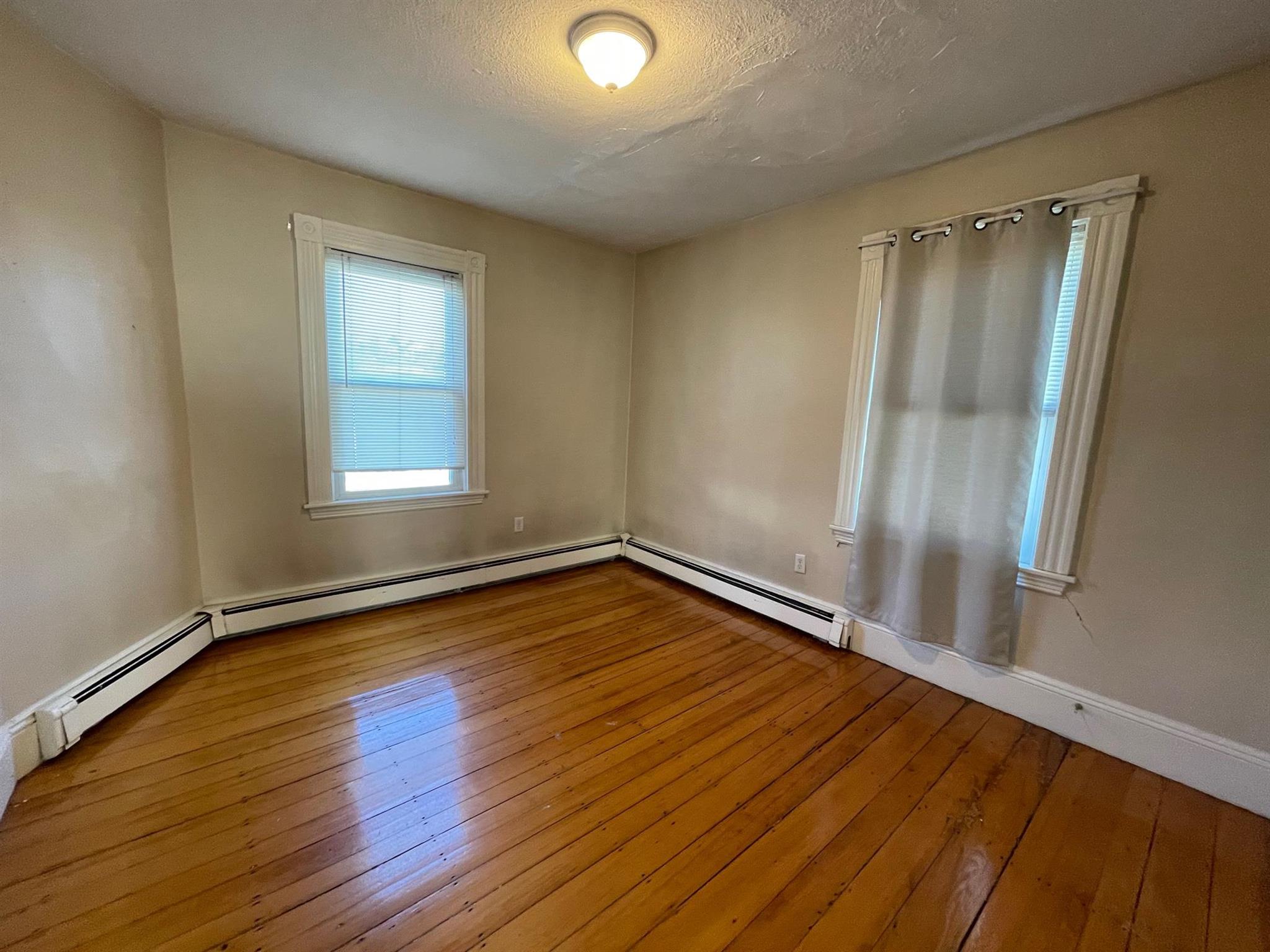 14 Allen St, Magoun Square