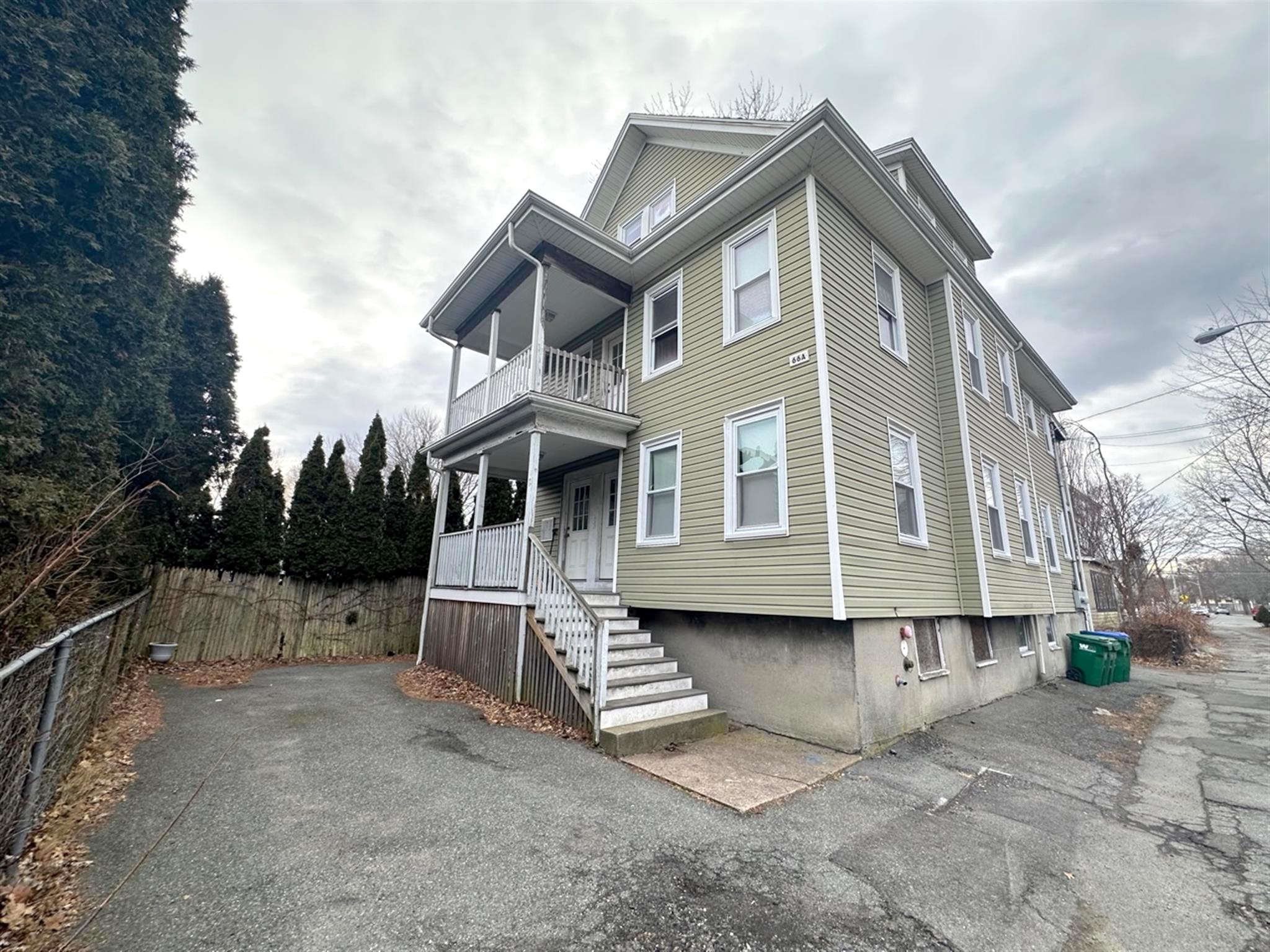 66 Paris St, Medford