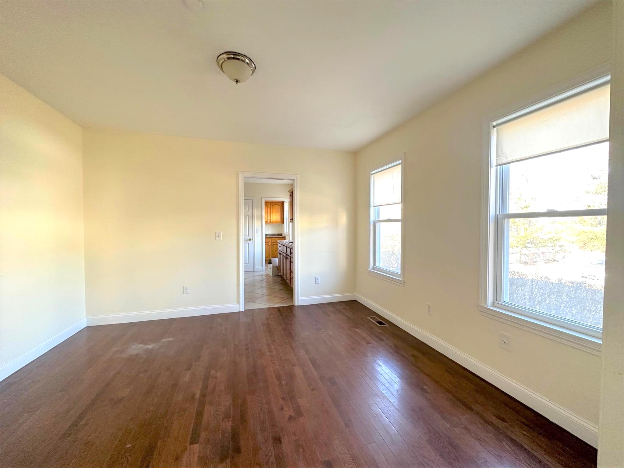 66 Paris St, Medford