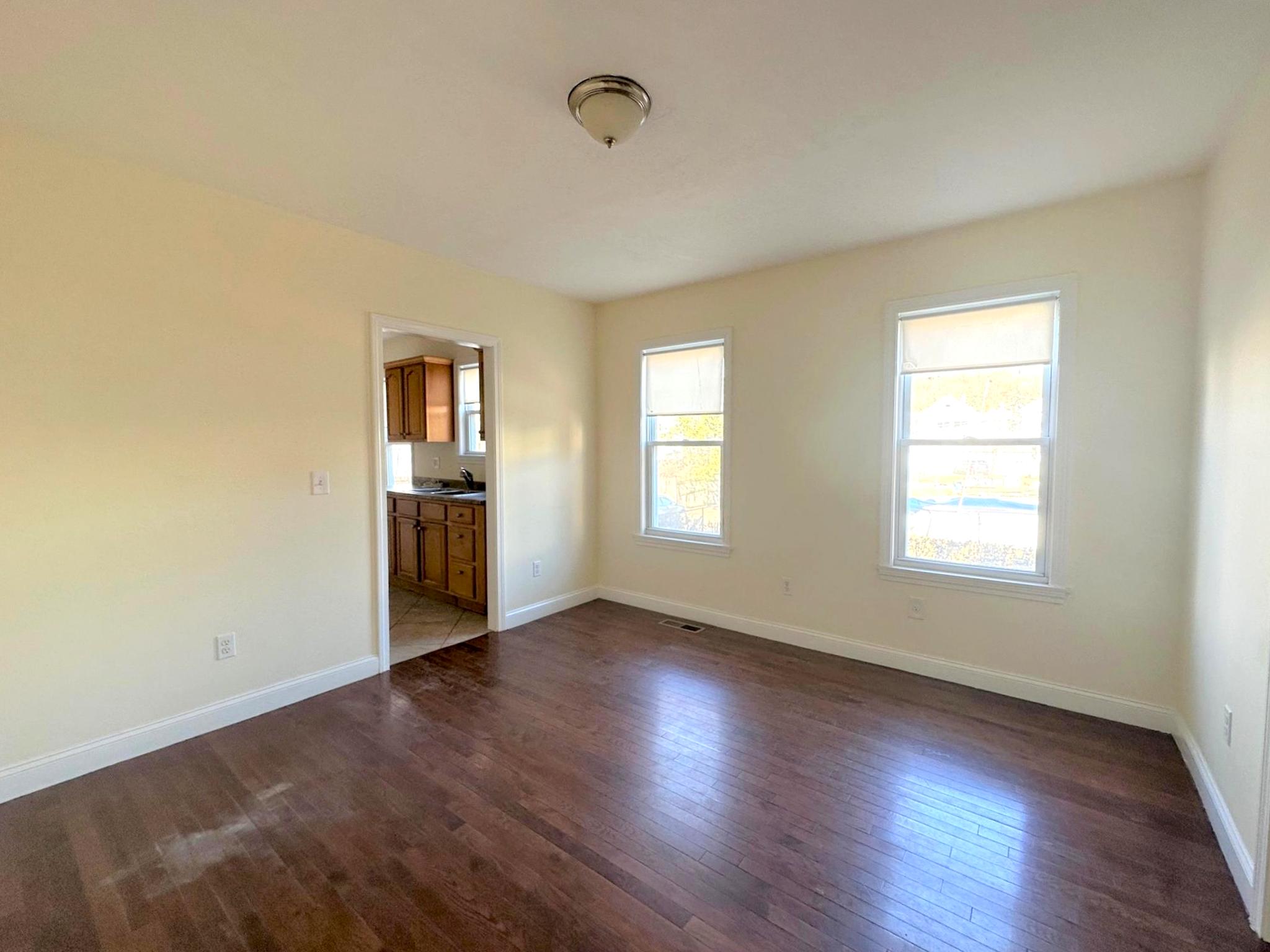 66 Paris St, Medford