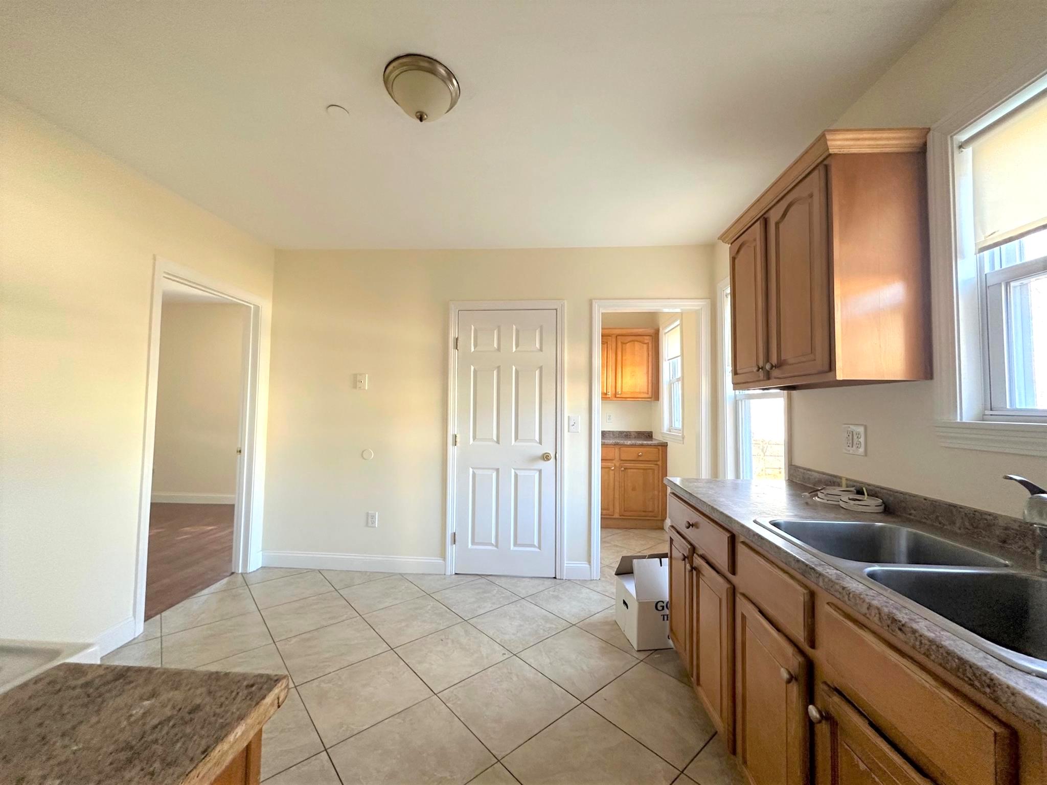 66 Paris St, Medford