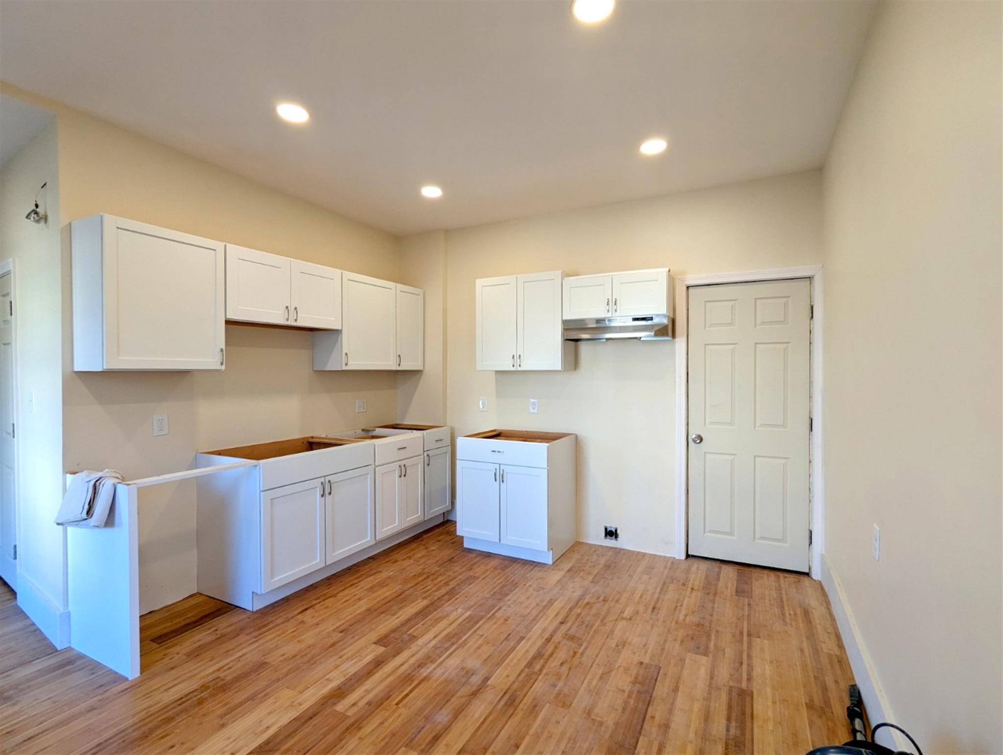 19 Cameron Ave, Davis Square