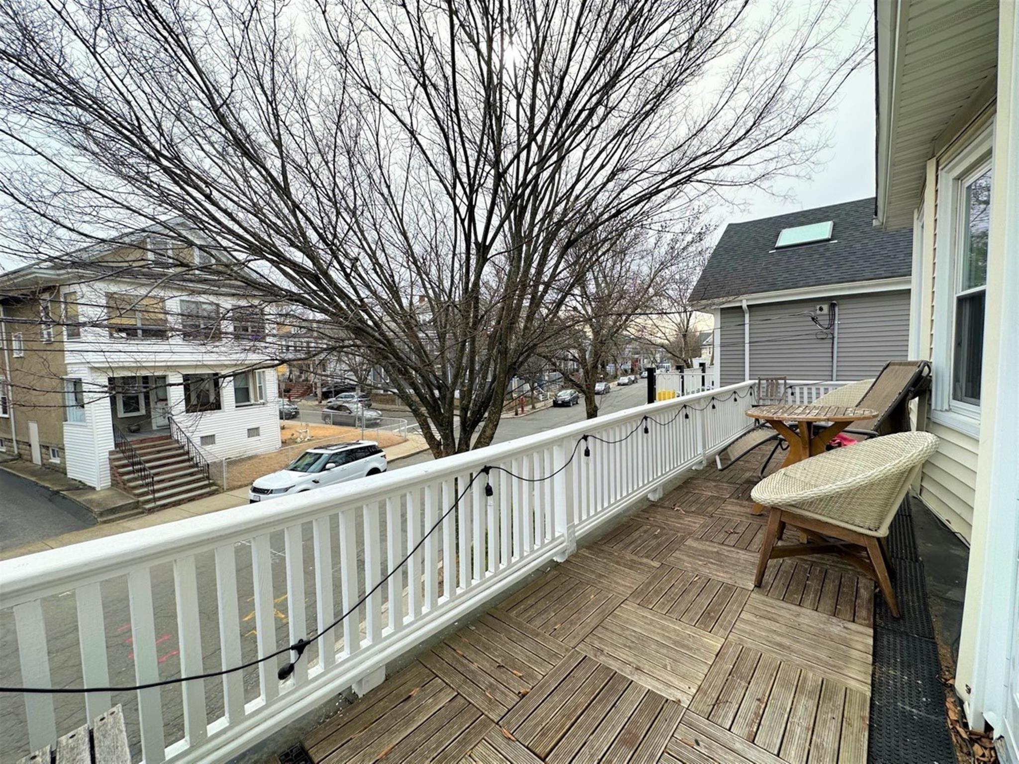 130 North, Teele Square