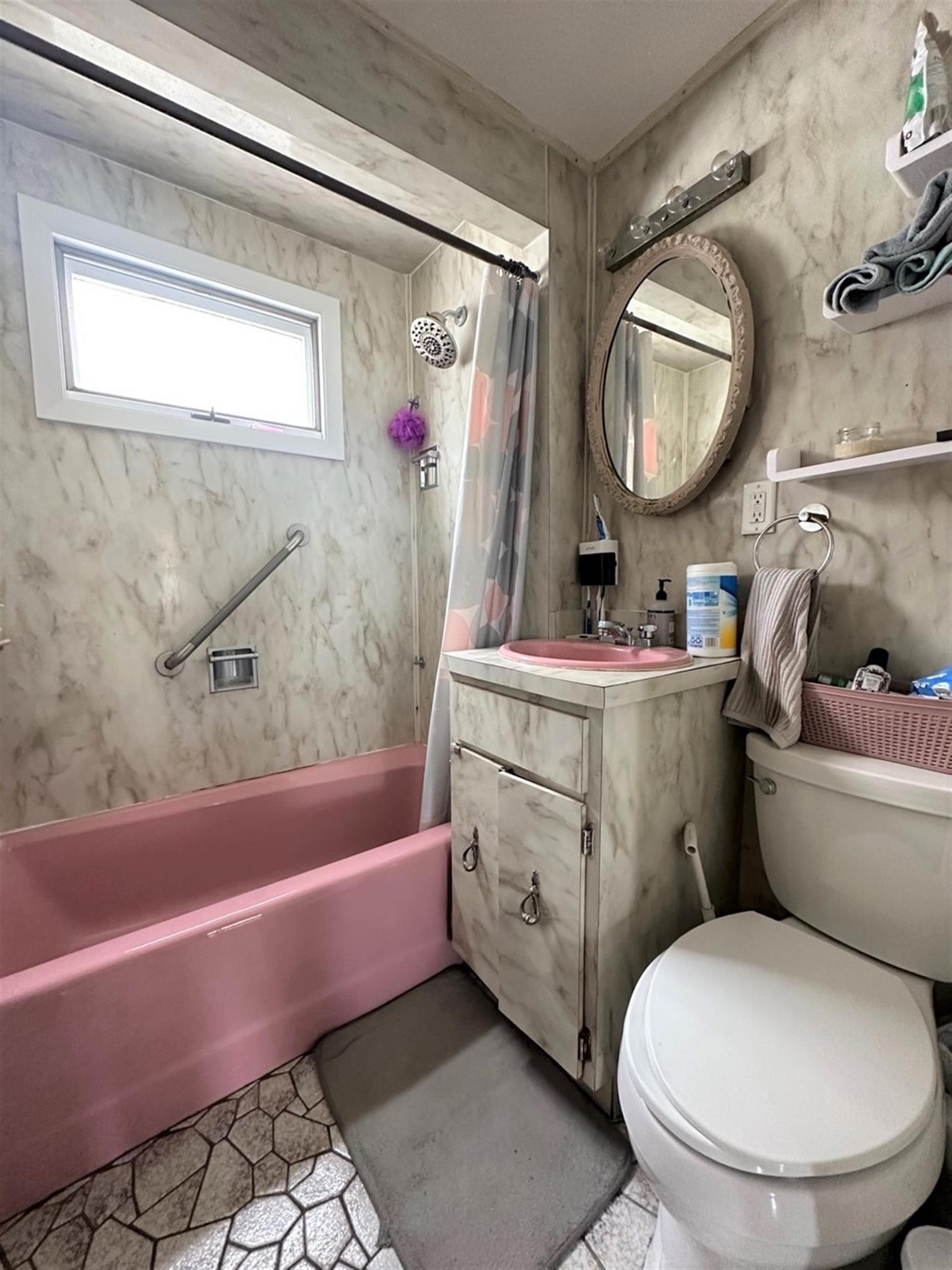 130 North, Teele Square