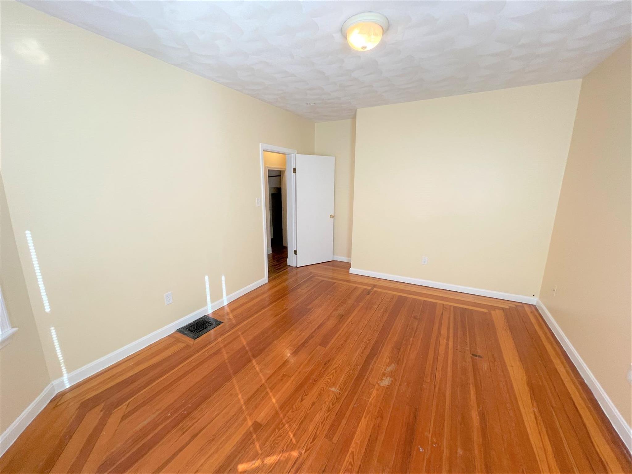 225 Holland St, Davis Square