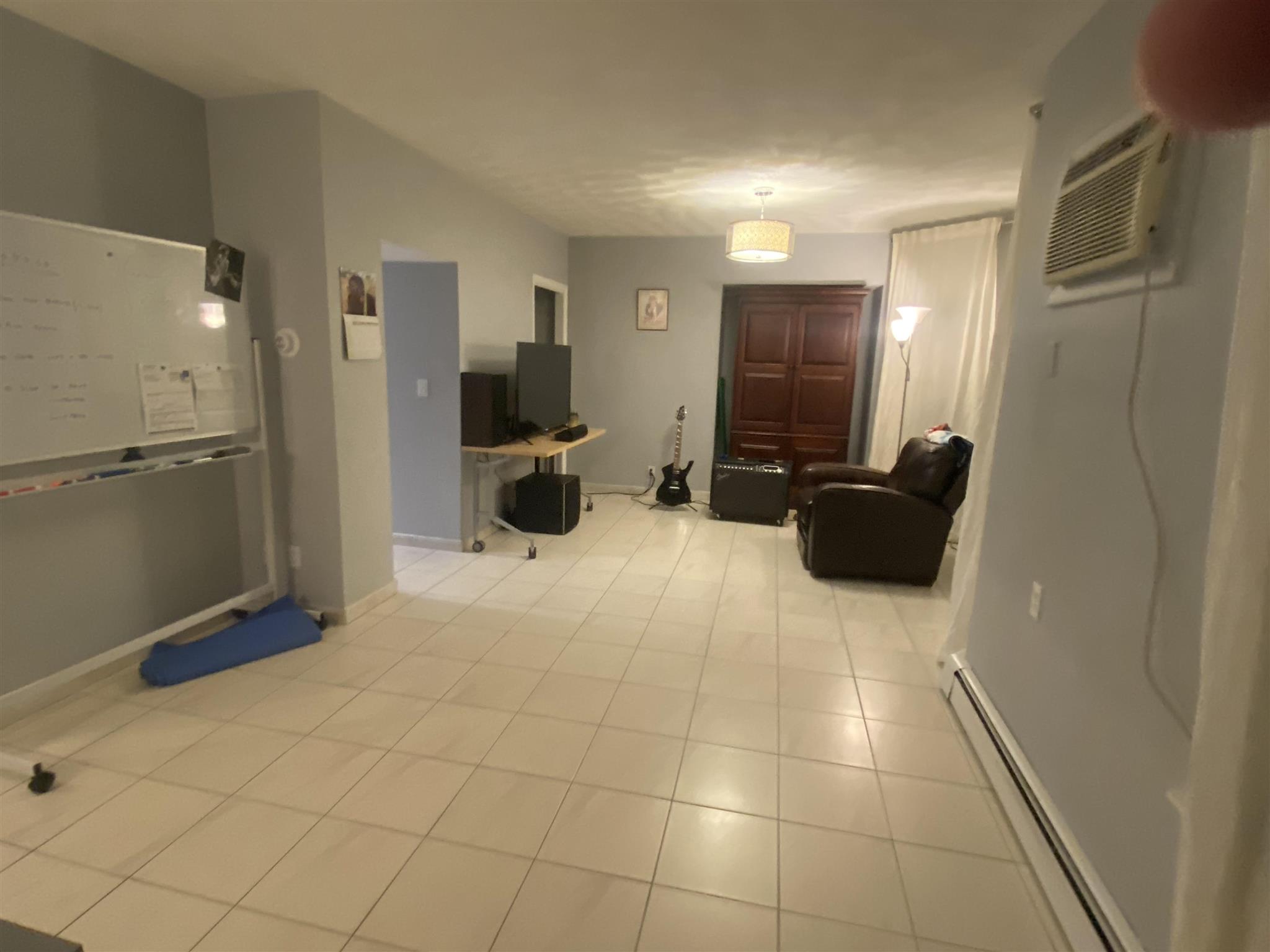 66 Paris St, Medford