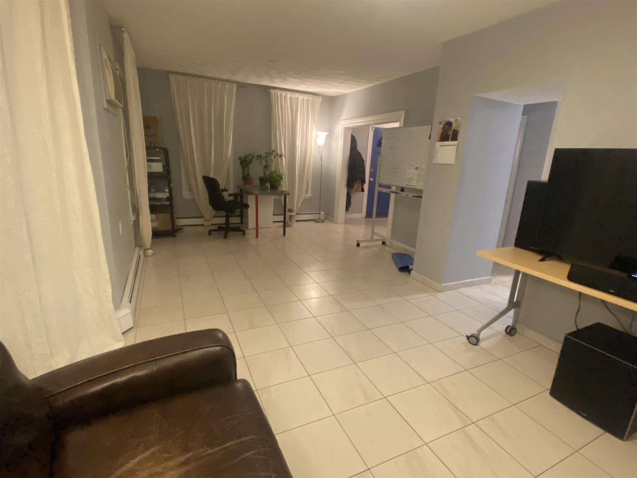 66 Paris St, Medford