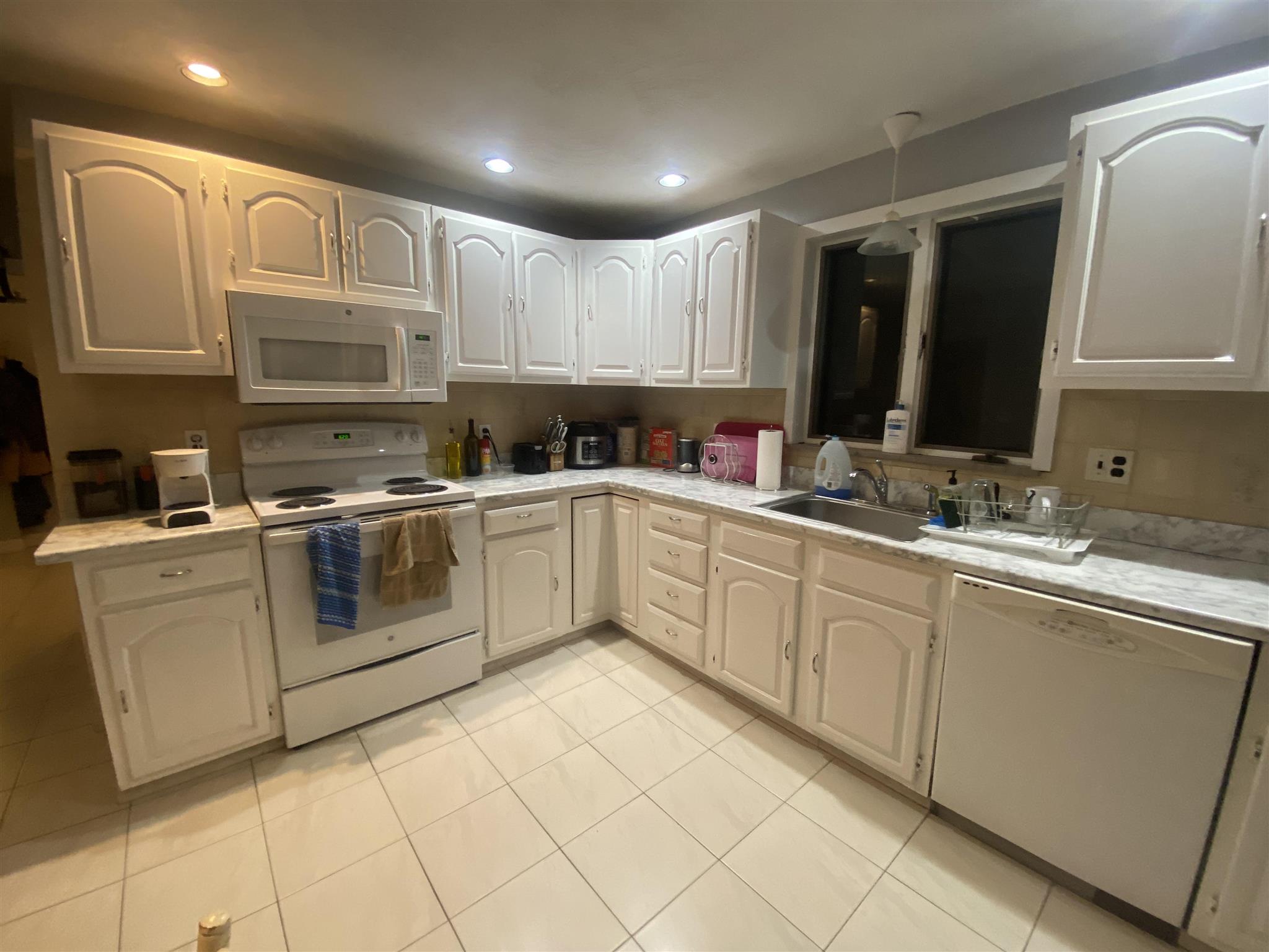 66 Paris St, Medford