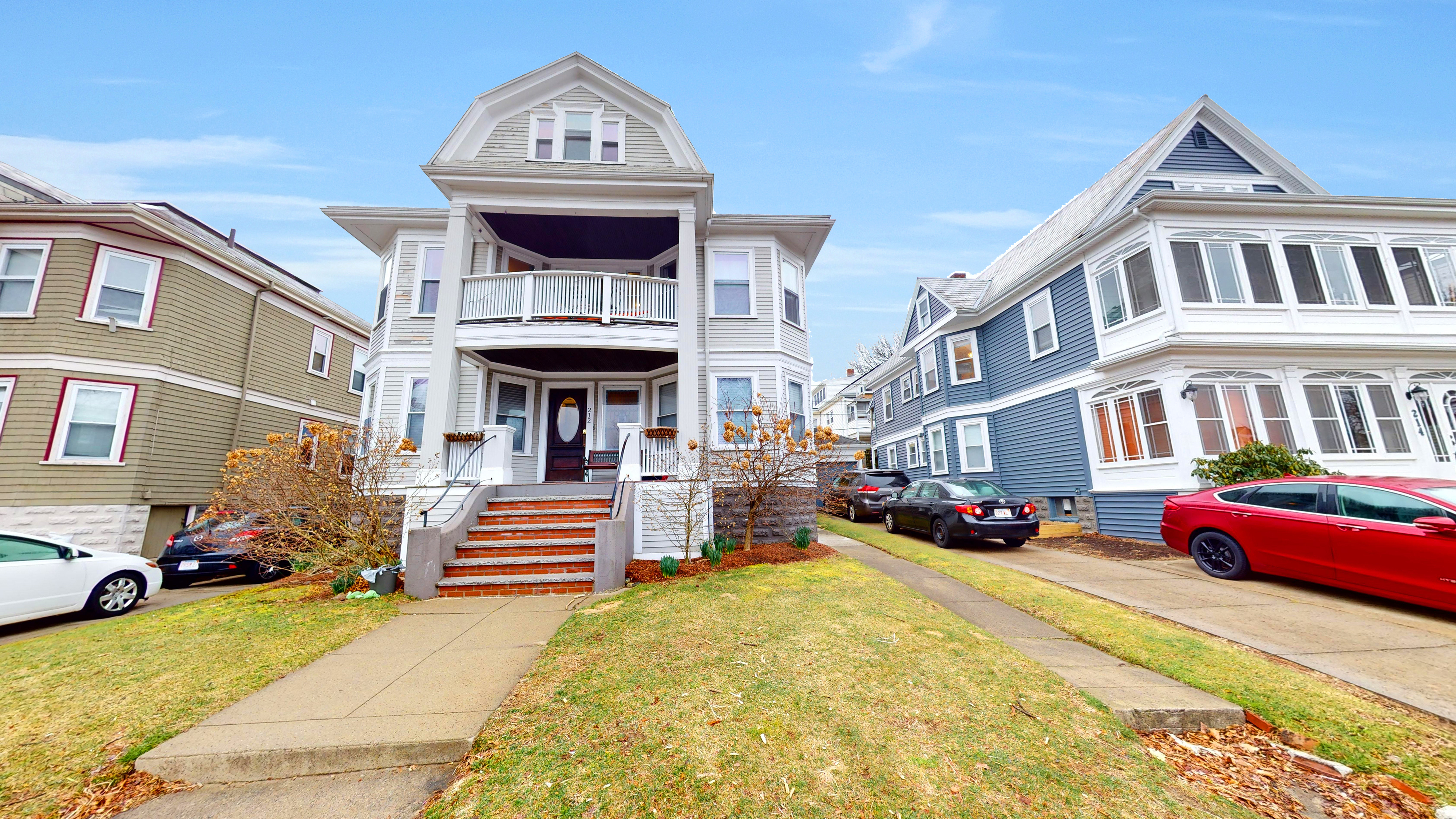 212 Powder House Boulevard, West Somerville